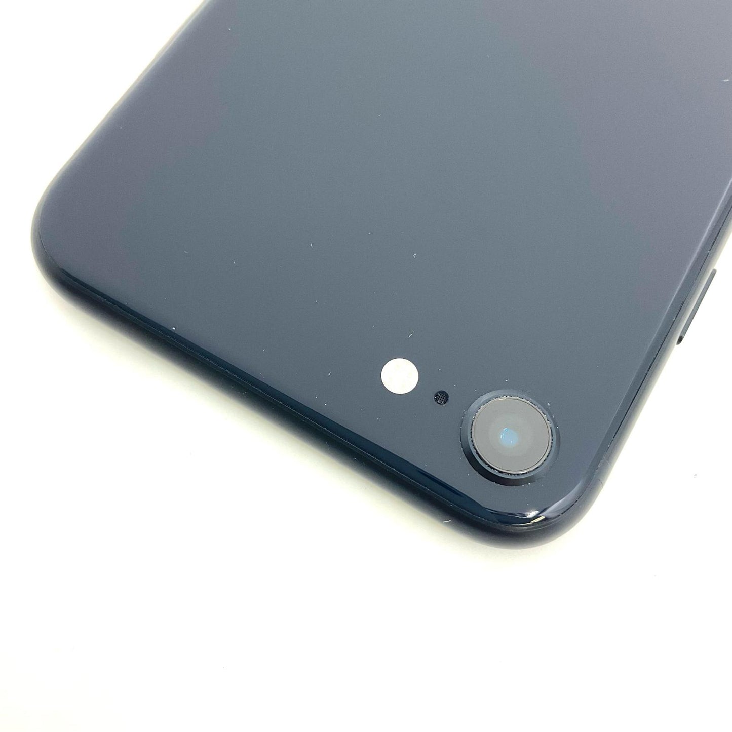 【全額返金保証】【最速発送】Apple iPhone iPhone SE（第3世代） 128GB ミッドナイト docomo 白ロム 美品 動作確認済 81%