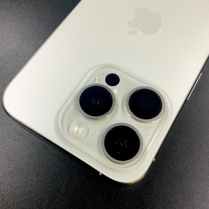 【全額返金保証】【最速発送】Apple iPhone iPhone 15 Pro 256GB ホワイトチタニウム Softbank 白ロム 美品 動作確認済 89%
