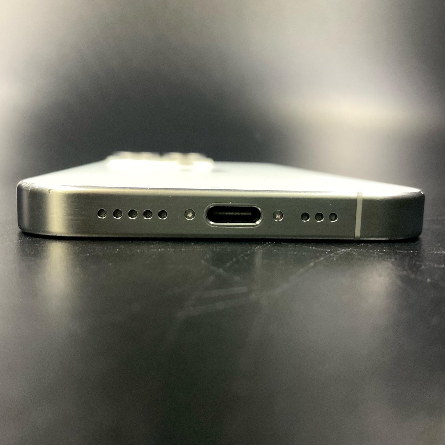 【全額返金保証】【最速発送】Apple iPhone iPhone 15 Pro 256GB ホワイトチタニウム Softbank 白ロム 美品 動作確認済 89%