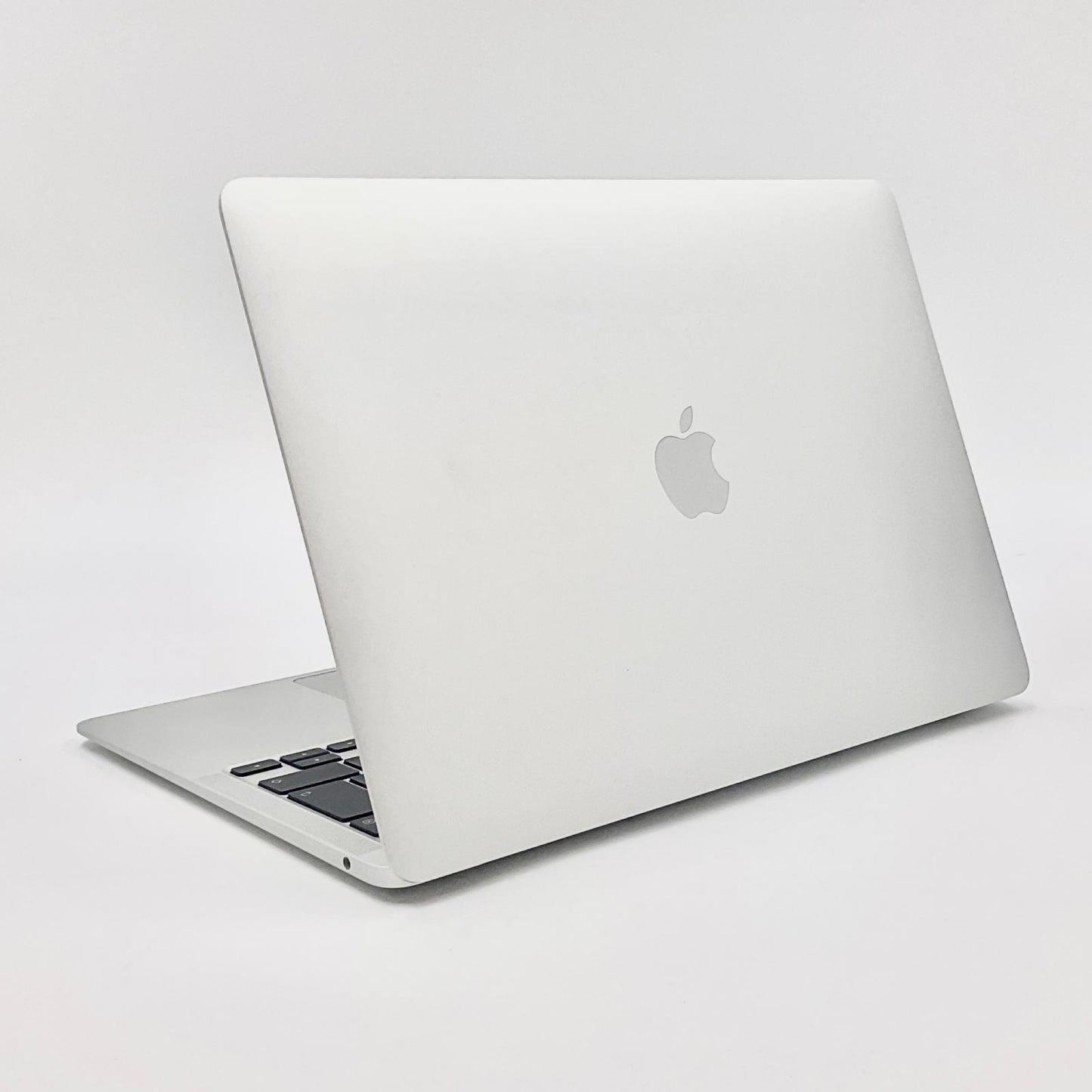 【全額返金保証】【最速発送】Apple MacBook Air 13.3インチ 2020 Apple M1 8GB SSD 256GB シルバー 83% 動作確認済