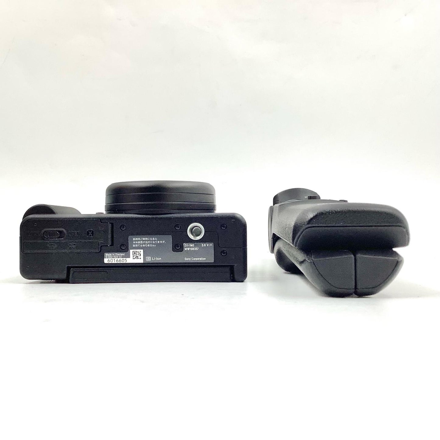 【全額返金保証】【最速発送】Sony コンパクトデジタルカメラ VLOGCAM ZV-1M2G シューティンググリップキット 美品 動作確認済