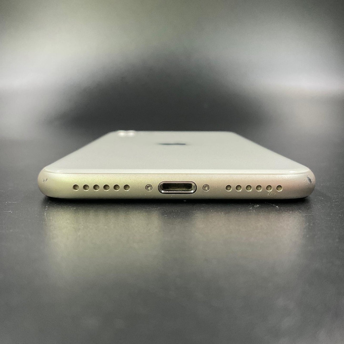 【全額返金保証】【最速発送】Apple iPhone iPhone SE（第3世代） 64GB スターライト SIMフリー 動作確認済 86%
