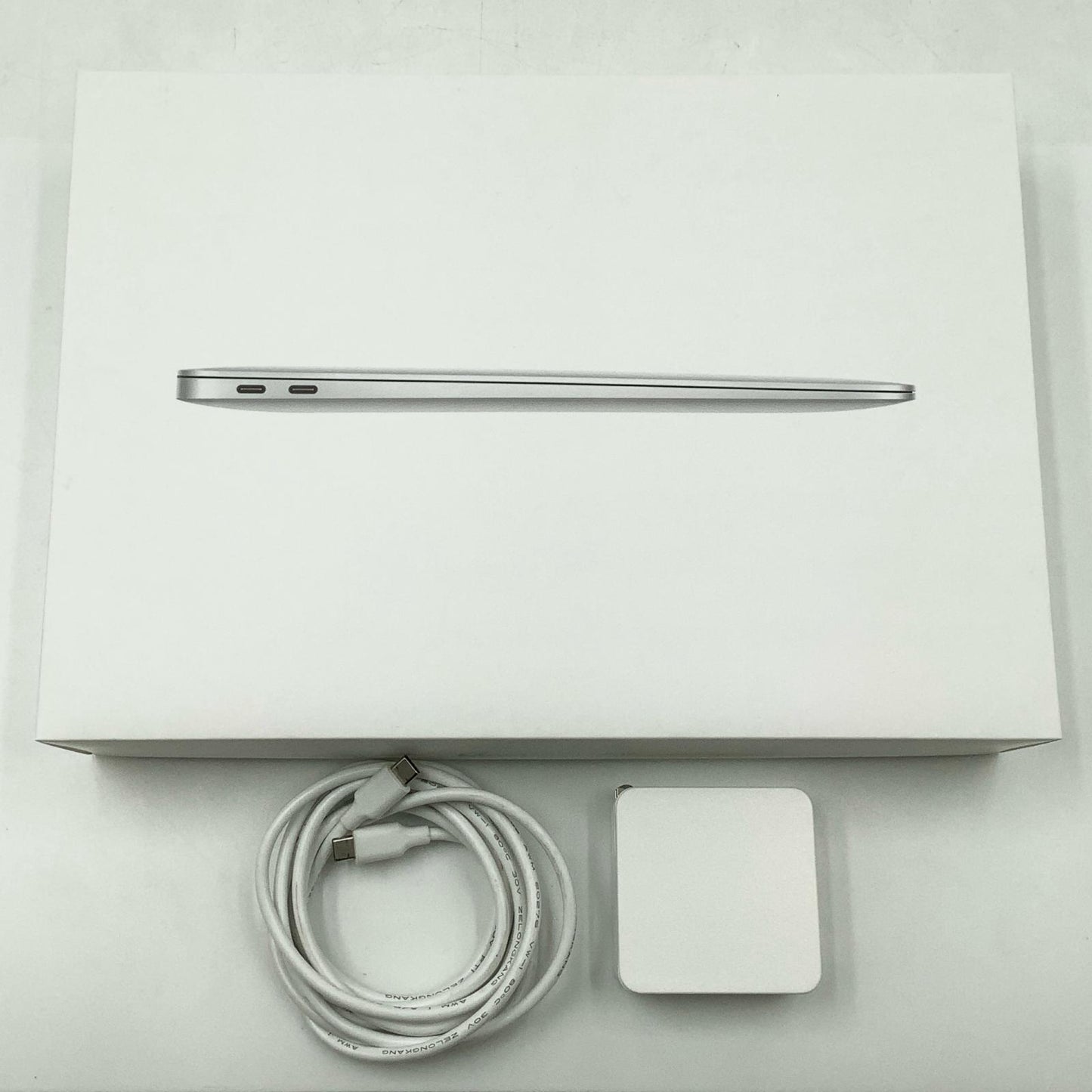 【全額返金保証】【最速発送】Apple MacBook Air 13インチ 2020 Apple M1 8GB SSD 256GB シルバー 86% 動作確認済