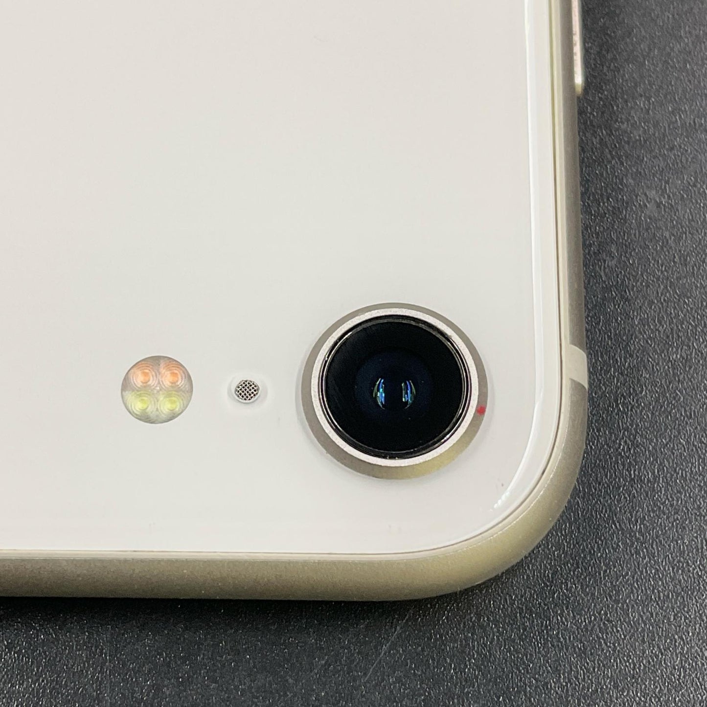 【全額返金保証】【最速発送】Apple iPhone iPhone SE（第3世代） 64GB スターライト Softbank 動作確認済 84%