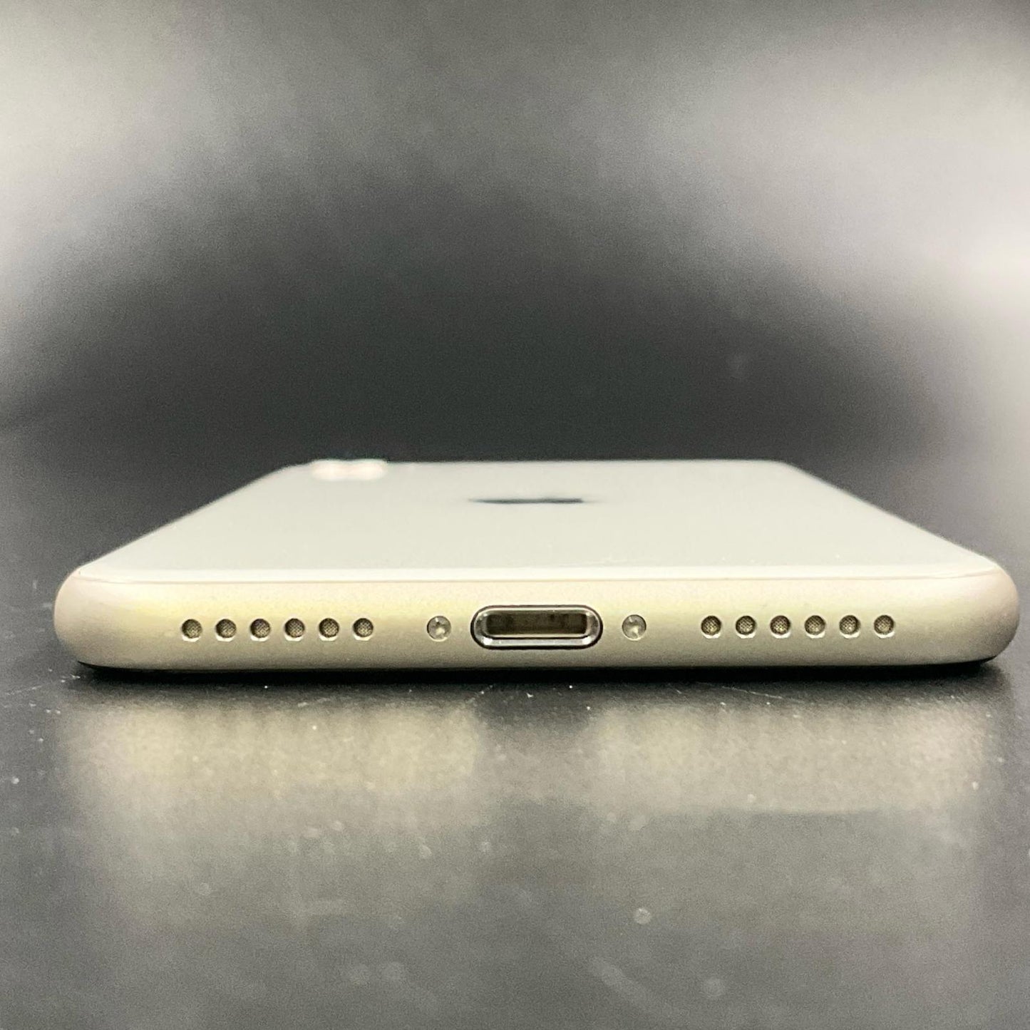 【全額返金保証】【最速発送】Apple iPhone iPhone SE（第3世代） 64GB スターライト Softbank 動作確認済 84%