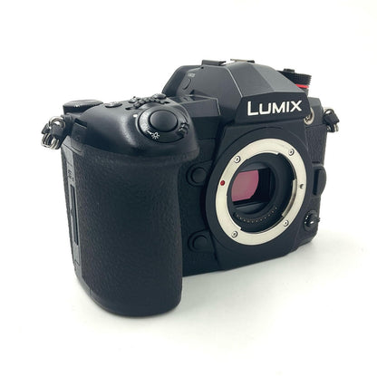 【全額返金保証】【最速発送】Panasonic デジタル一眼 LUMIX DC-G9 ボディ ブラック 動作確認済