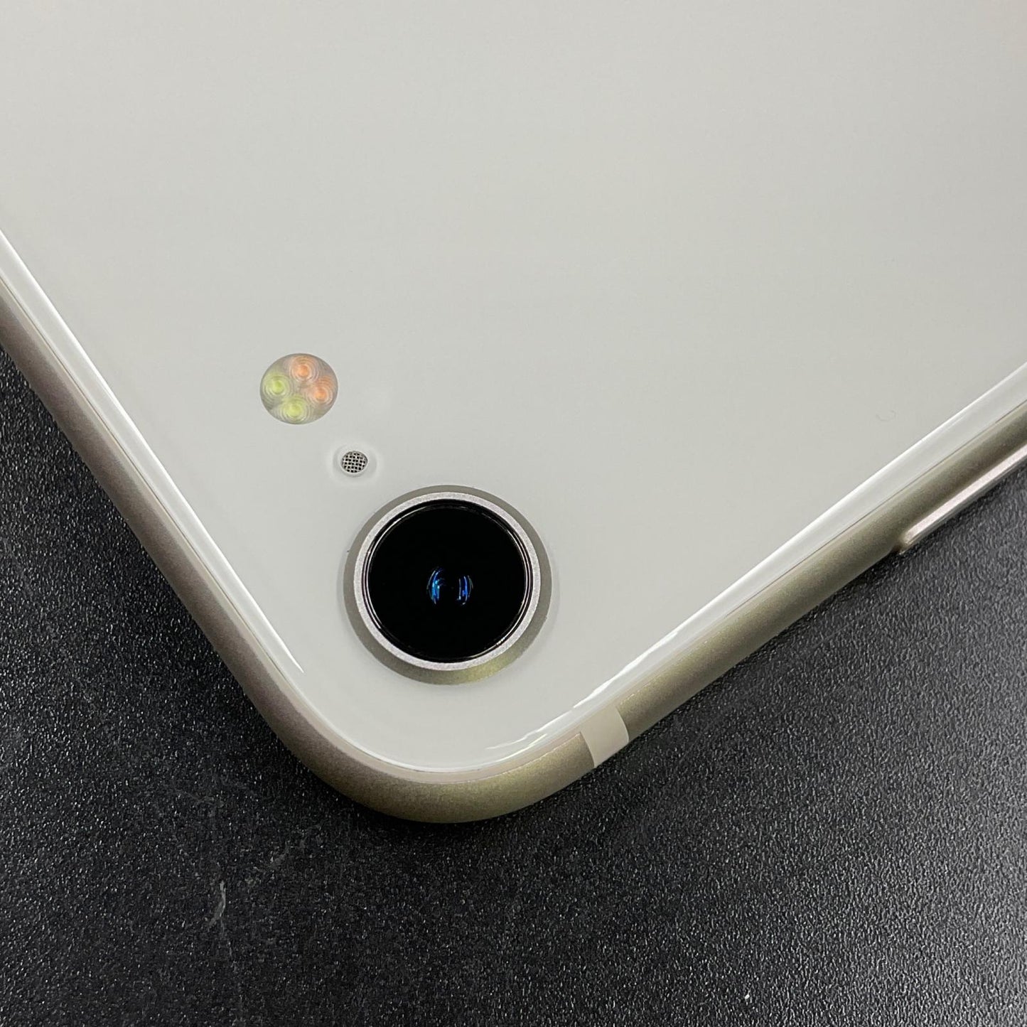 【全額返金保証】【最速発送】Apple iPhone iPhone SE（第3世代） 128GB スターライト Softbank 美品 動作確認済 78%