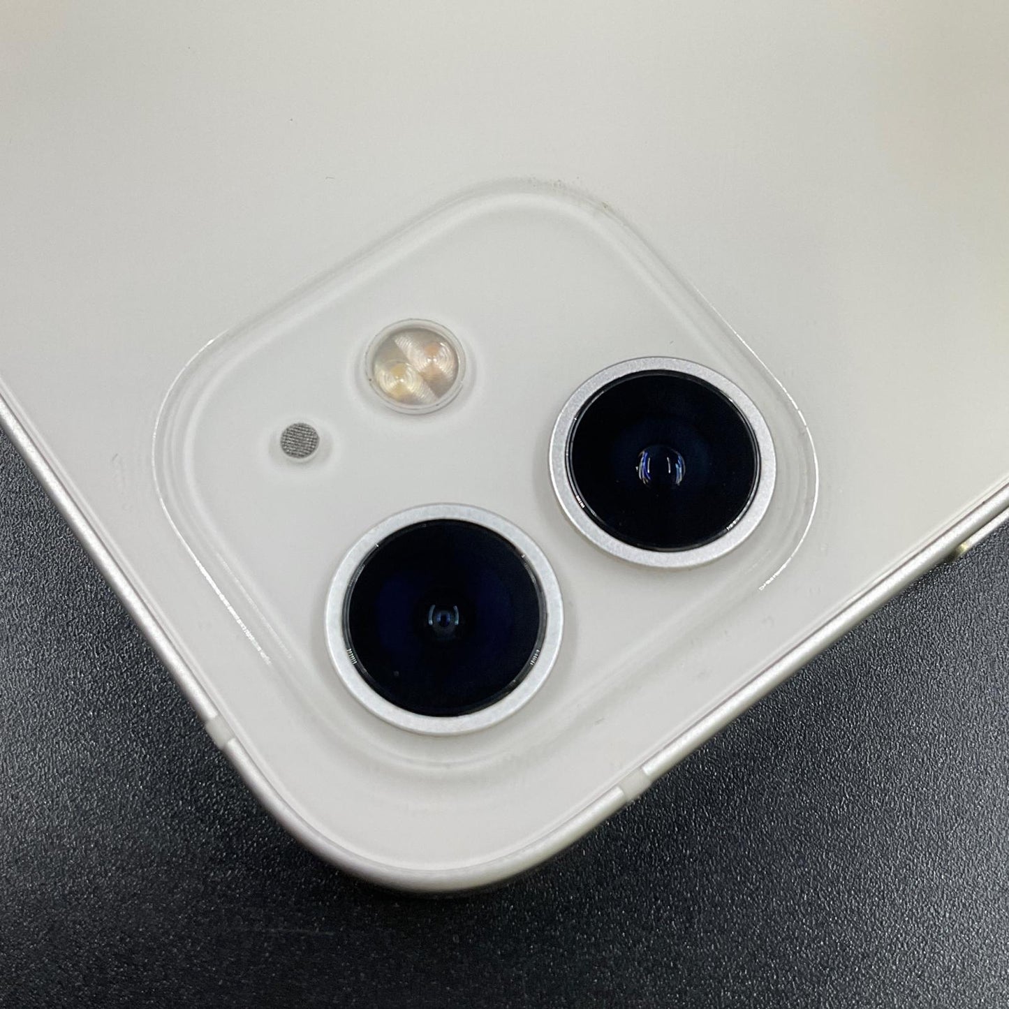 【全額返金保証】【最速発送】Apple iPhone iPhone 12 64GB ホワイト au 白ロム 美品 動作確認済 82%