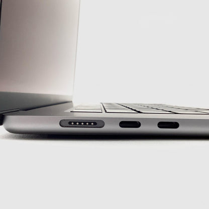【全額返金保証】【最速発送】Apple MacBook Air 15.3インチ 2024 M3 8コア 8GB SSD 256GB スペースグレイ 100% 美品 動作確認済