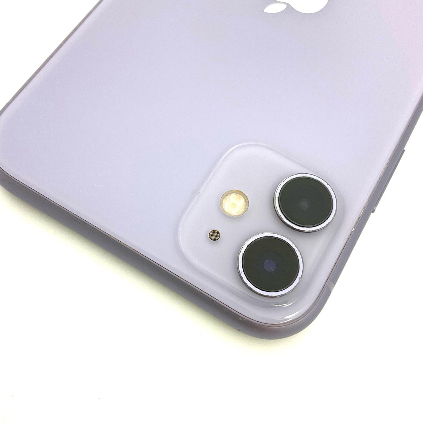 【全額返金保証】【最速発送】Apple iPhone iPhone 11 128GB パープル docomo 白ロム 動作確認済 72%