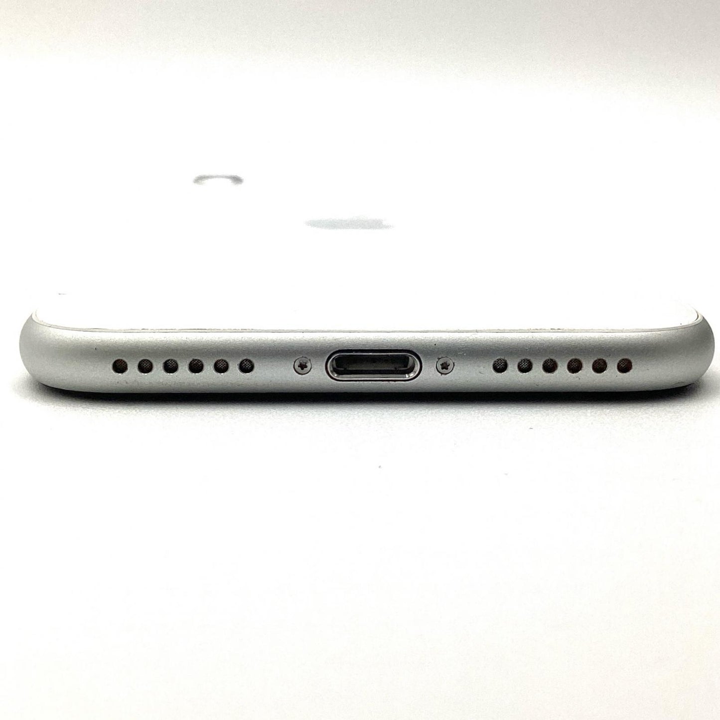 【最速発送】Apple iPhone iPhone SE（第2世代） 64GB ホワイト au 白ロム【難有】 100%