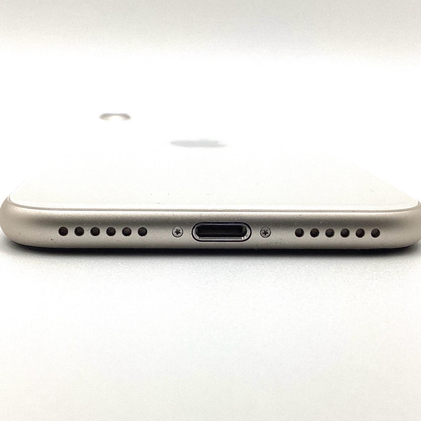 【全額返金保証】【最速発送】Apple iPhone iPhone SE（第3世代） 128GB スターライト au 白ロム 美品 動作確認済 80%