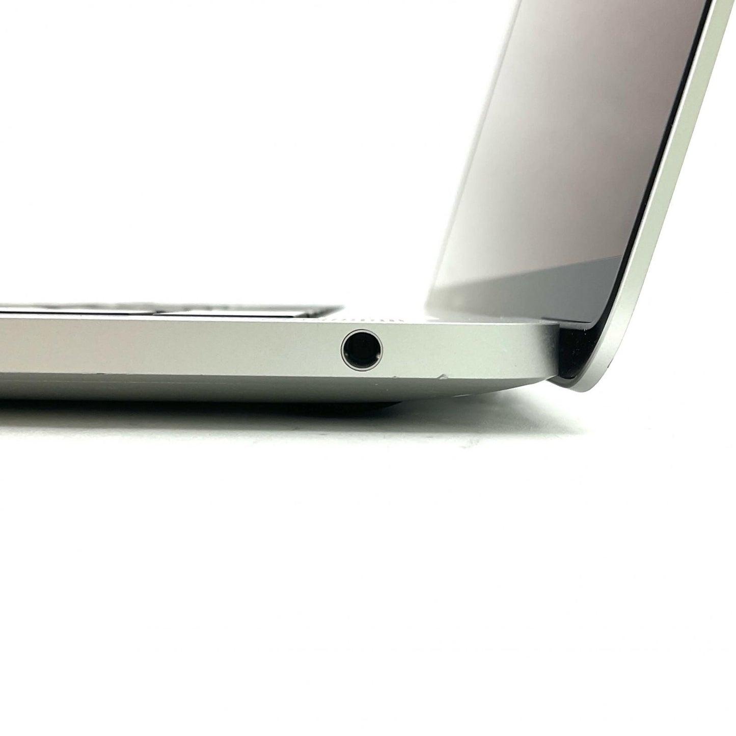 【全額返金保証】【最速発送】Apple MacBook Pro 13.3インチ 2022 Apple M2  8GB SSD 512GB シルバー 92% 動作確認済