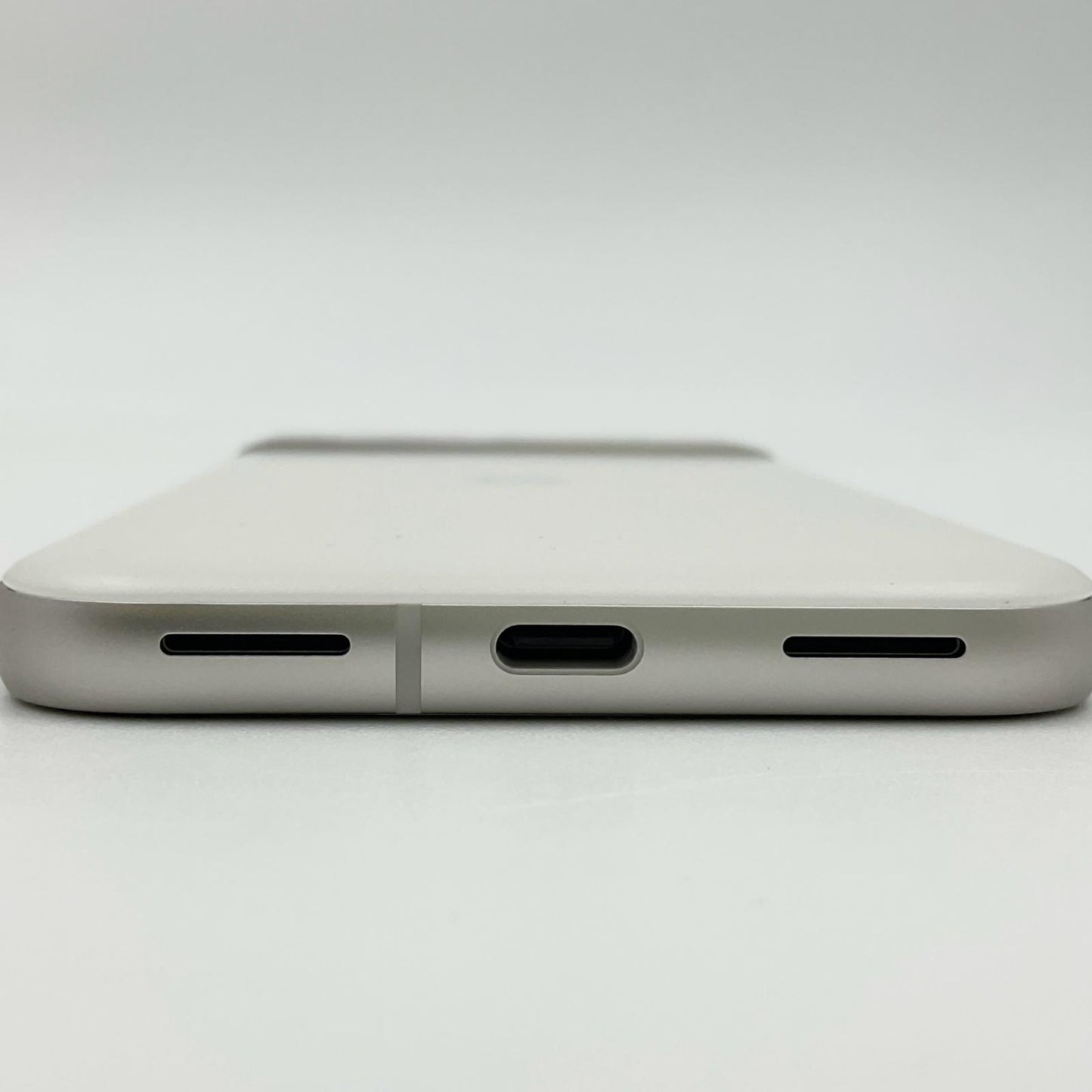 【全額返金保証】【最速発送】Google Pixel 8a 128GB Porcelain au G576D 白ロム 超美品 動作確認済