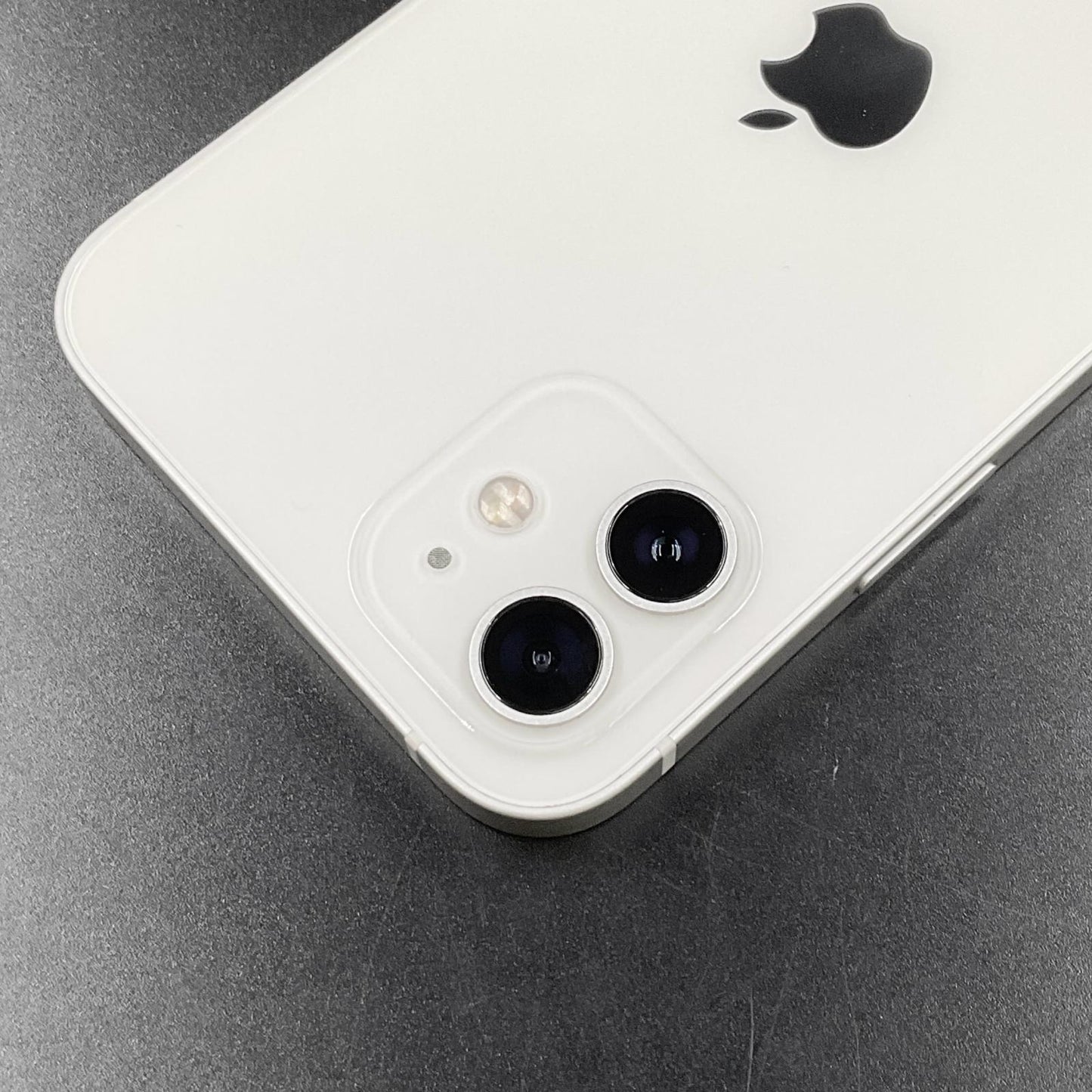 【全額返金保証】【最速発送】Apple iPhone iPhone 12 64GB ホワイト au 白ロム 美品 動作確認済 88%