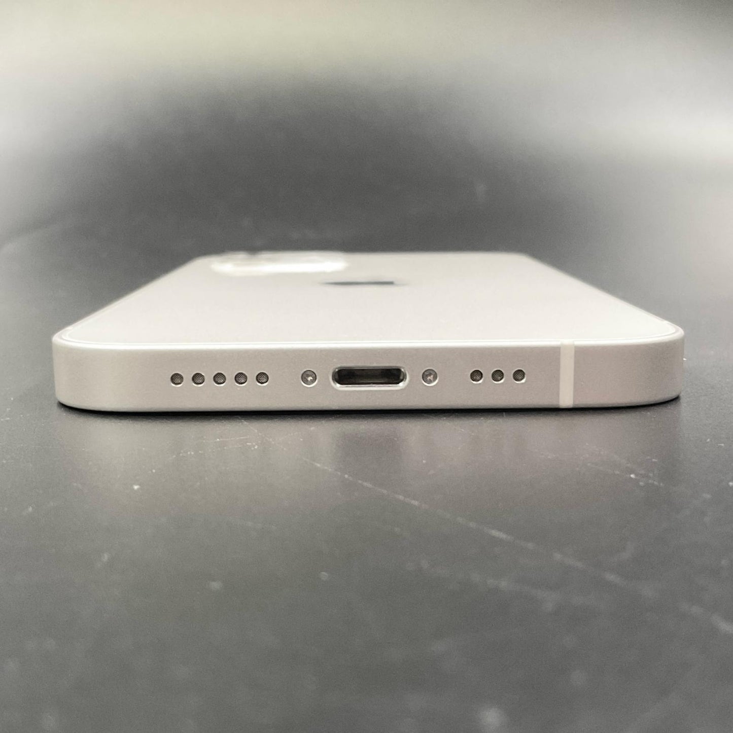 【全額返金保証】【最速発送】Apple iPhone iPhone 12 64GB ホワイト au 白ロム 美品 動作確認済 88%