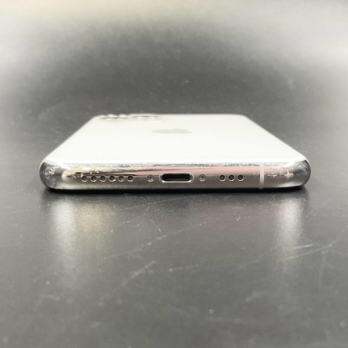 【全額返金保証】【最速発送】Apple iPhone iPhone 11 Pro 256GB シルバー docomo 白ロム 動作確認済 75%
