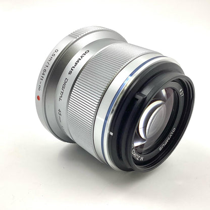 【全額返金保証】【最速発送】OLYMPUS M.ZUIKO DIGITAL 45mm F1.8 [シルバー] 動作確認済