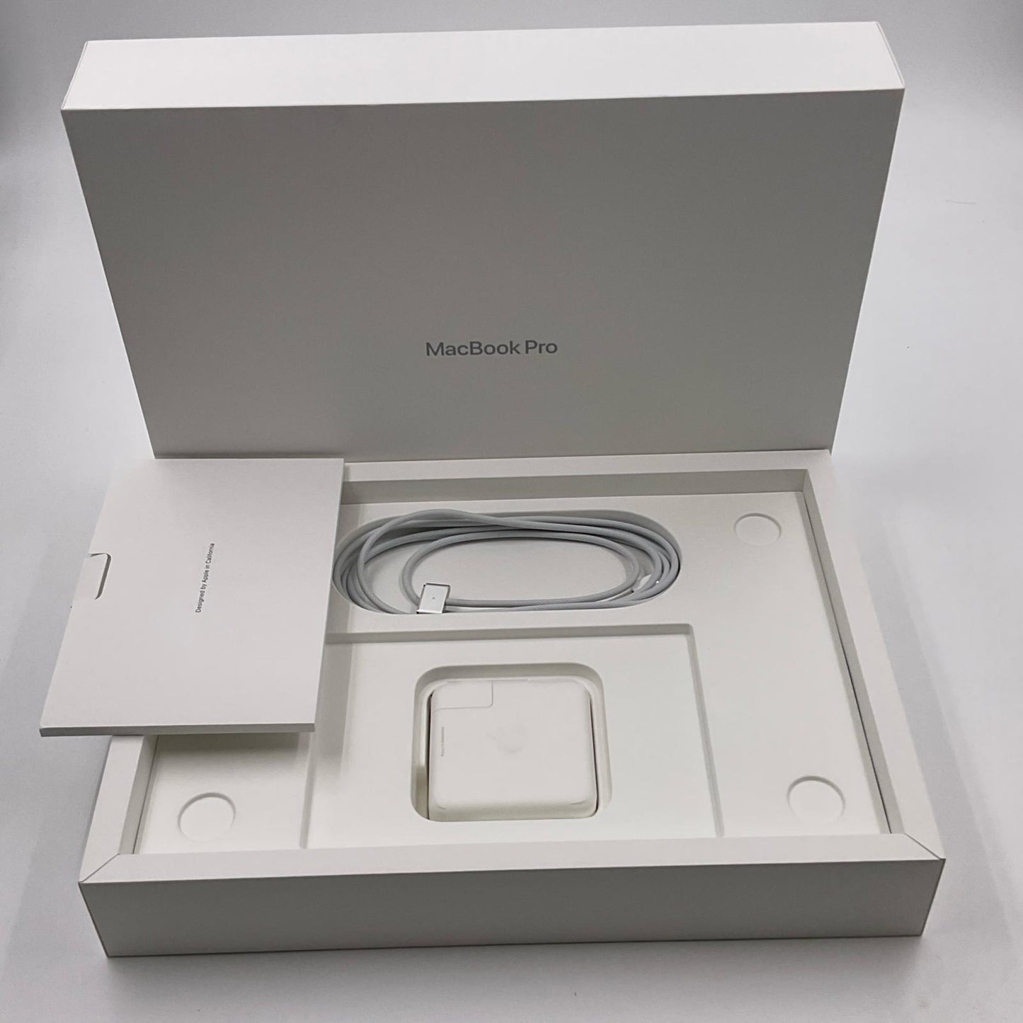 【全額返金保証】【最速発送】Apple MacBook Pro Pro 14インチ 2023 Apple M2 Pro 16GB SSD 512GB シルバー 99% 超美品 動作確認済