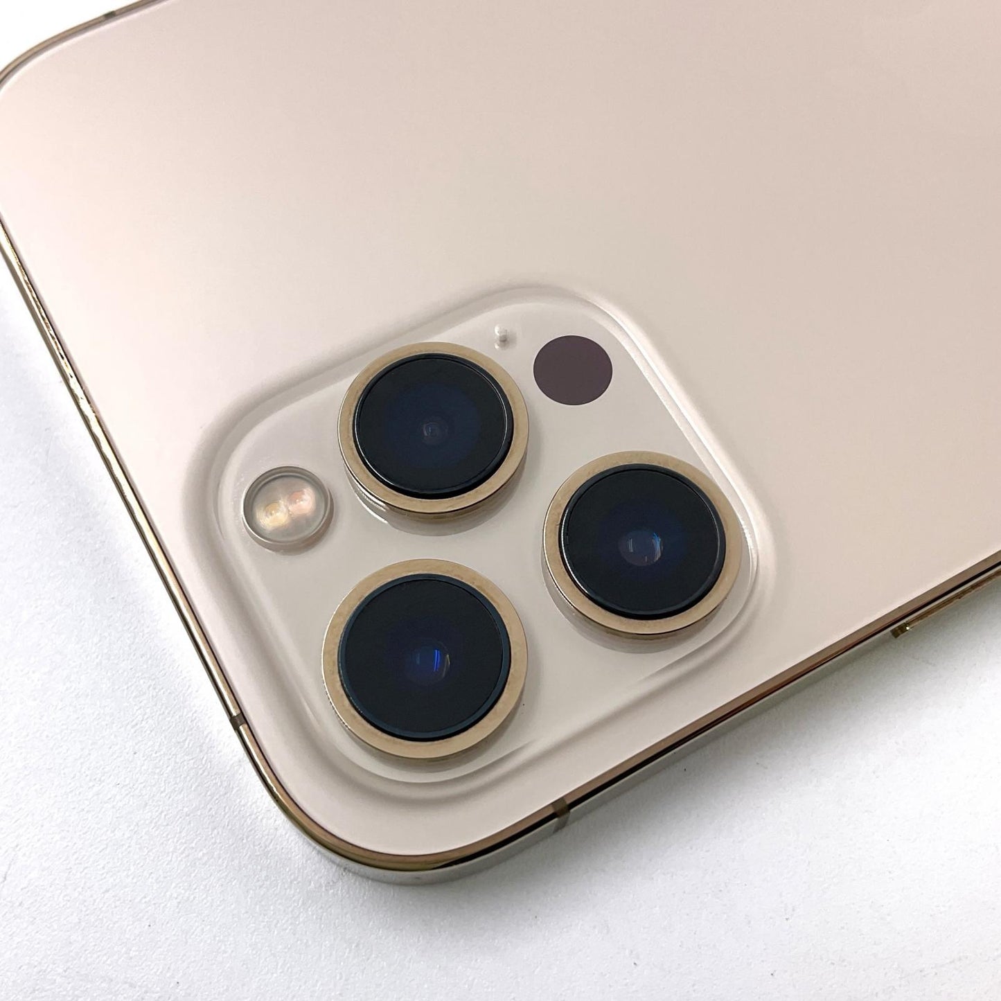 【全額返金保証】【最速発送】Apple iPhone iPhone 12 Pro Max 256GB ゴールド au 白ロム 動作確認済 78%