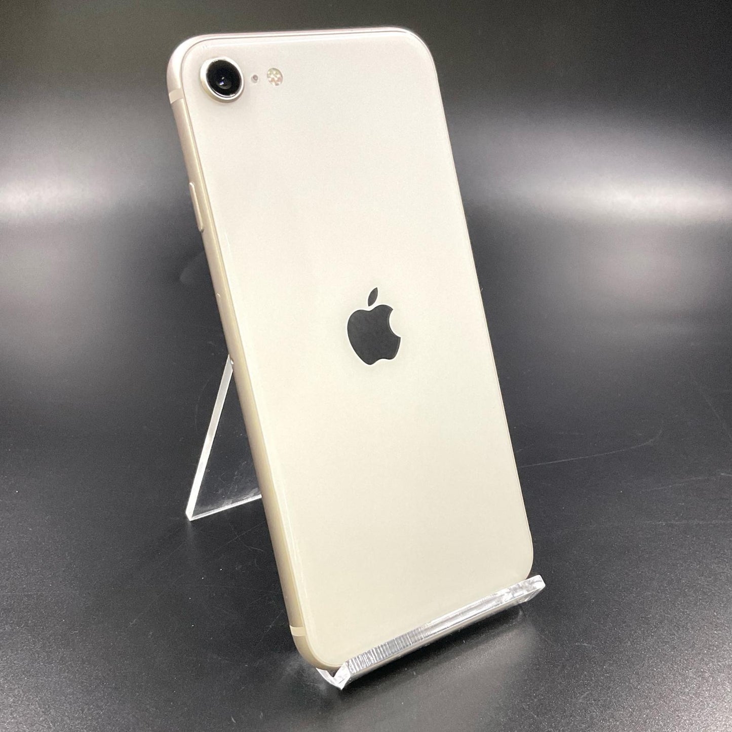 【全額返金保証】【最速発送】Apple iPhone iPhone SE（第3世代） 128GB スターライト au 動作確認済 83%