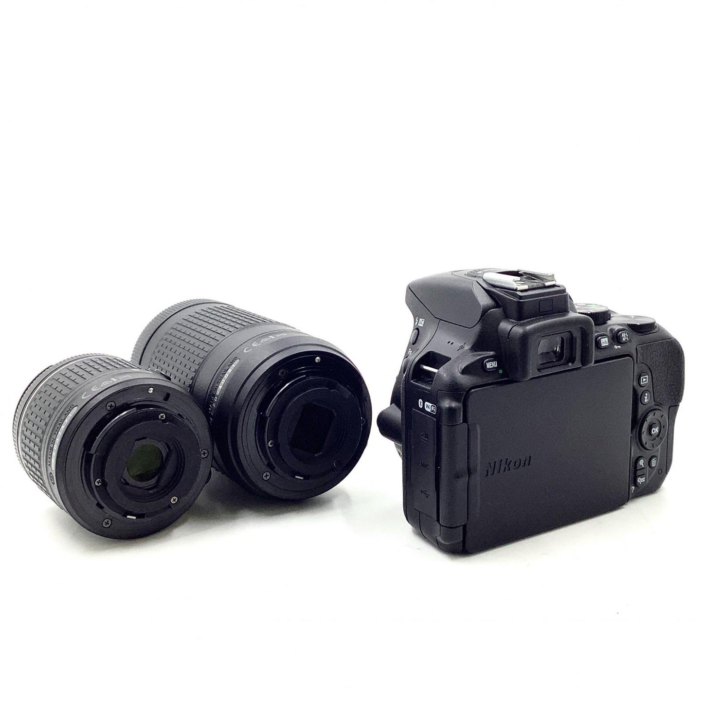 【全額返金保証】【最速発送】Nikon デジタル一眼 D5600 ダブルズームキット ブラック 美品 動作確認済