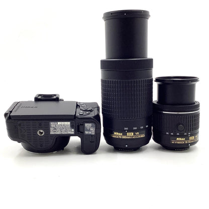 【全額返金保証】【最速発送】Nikon デジタル一眼 D5600 ダブルズームキット ブラック 美品 動作確認済