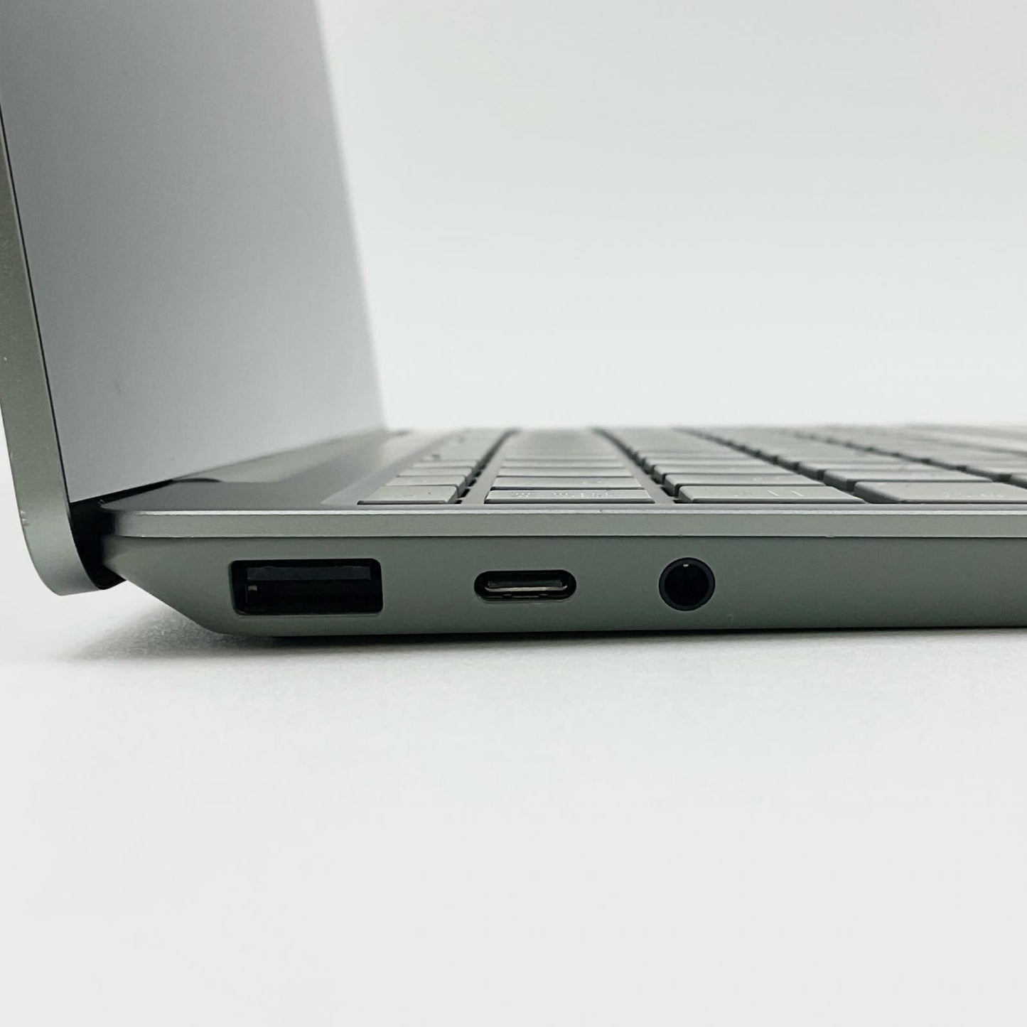 【全額返金保証】【最速発送】Microsoft Surface Laptop Go 2 8QC-00032 2013 11th Gen Intel(R) Core(TM) i5-1135G7 @ 2.40GHz 2.40GHz 8GB SSD 128GB 89% 動作確認済