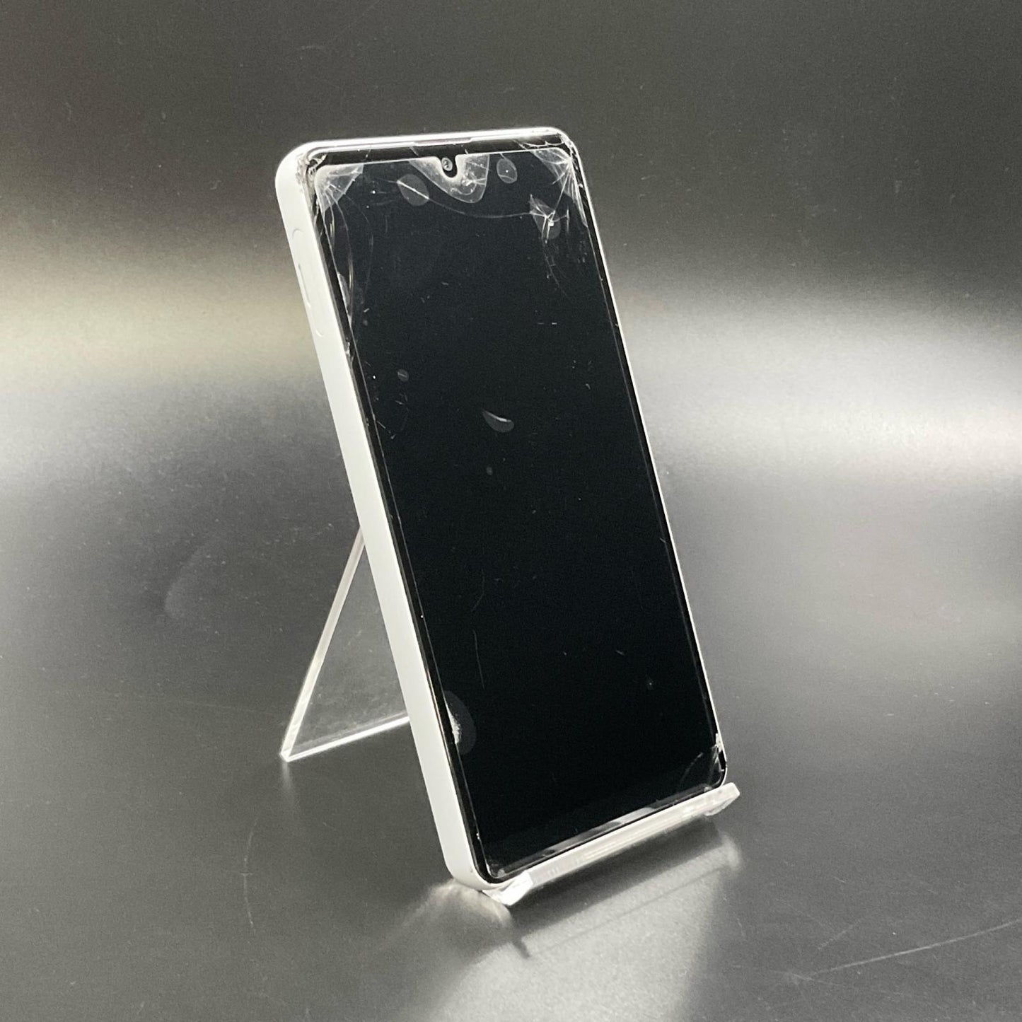 【最速発送】Sony Xperia Ace II 64GB ホワイト docomo SO-41B 白ロム【難有】