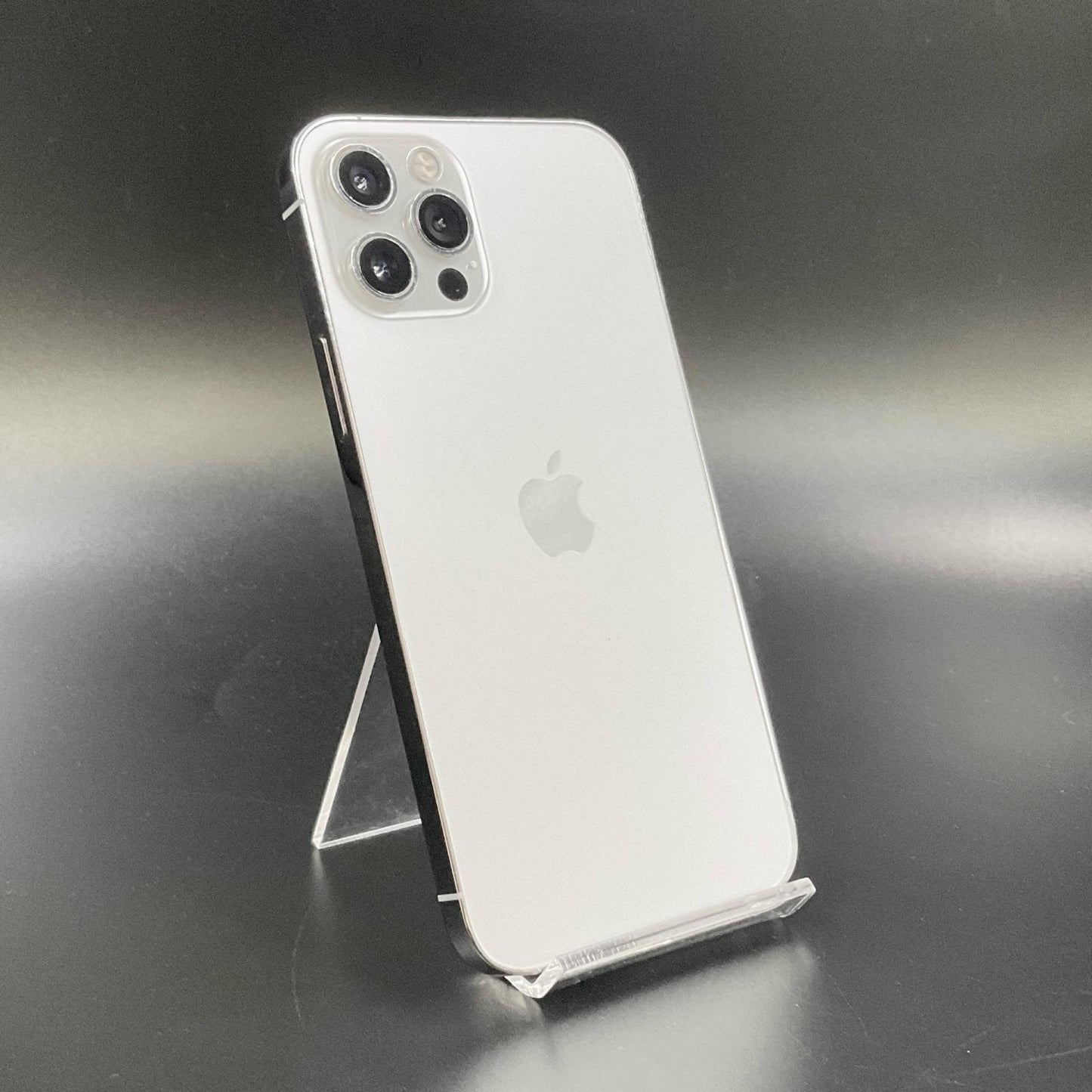 【全額返金保証】【最速発送】Apple iPhone iPhone 12 Pro 256GB シルバー docomo 白ロム 動作確認済 81%