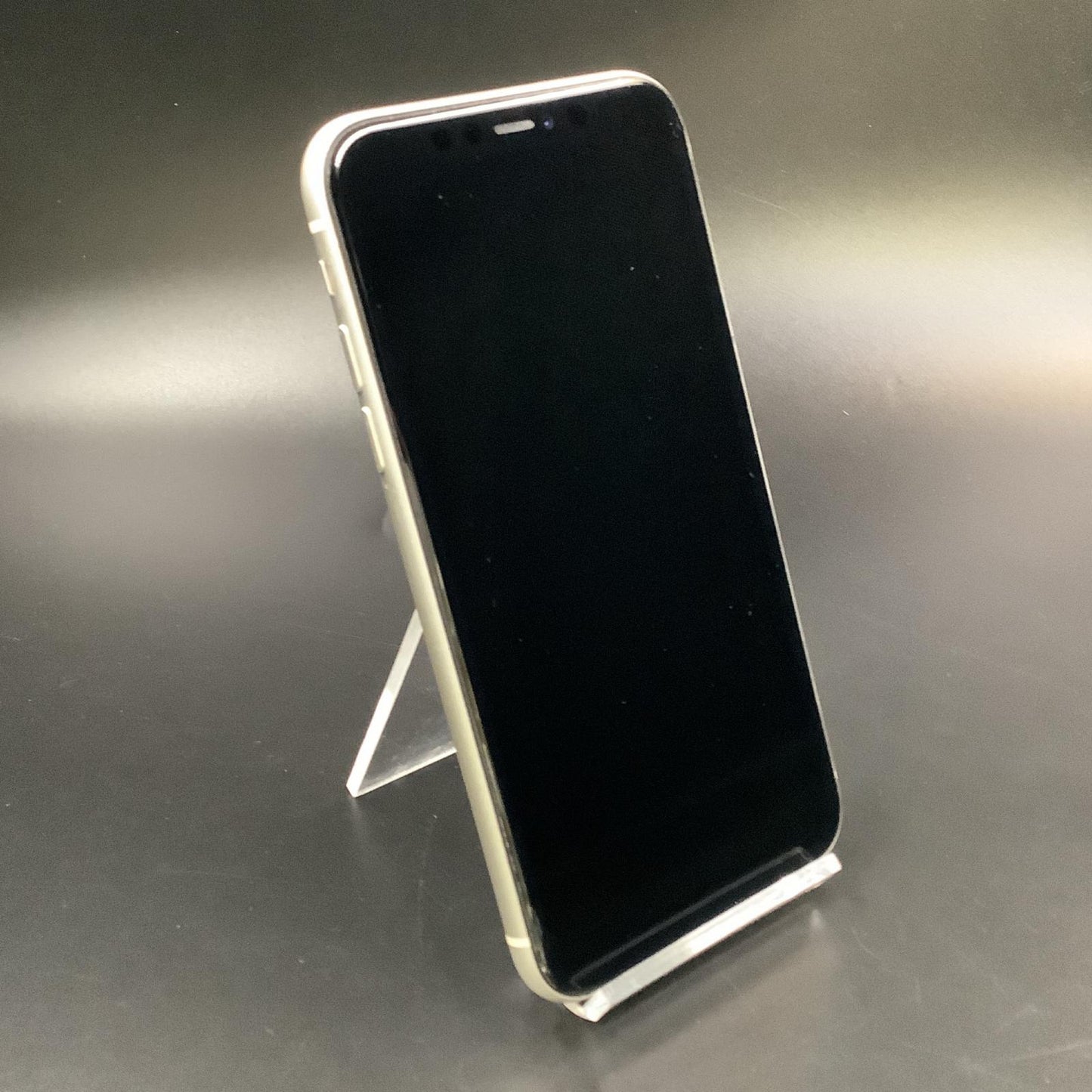 【全額返金保証】【最速発送】Apple iPhone iPhone 11 64GB ホワイト au 白ロム 動作確認済 83%