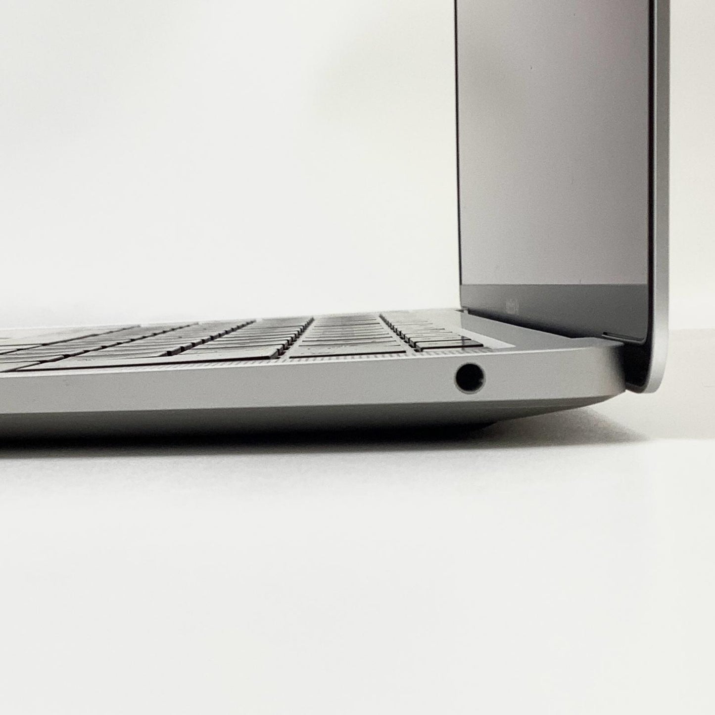 【全額返金保証】【最速発送】Apple MacBook Air 13.3インチ 2020 Apple M1 8GB SSD 512GB シルバー 100% 美品 動作確認済