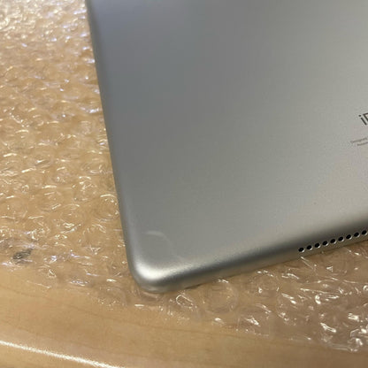 【全額返金保証】【最速発送】Apple iPad iPad 10.2インチ 第9世代 64GB シルバー Wi-Fi 動作確認済