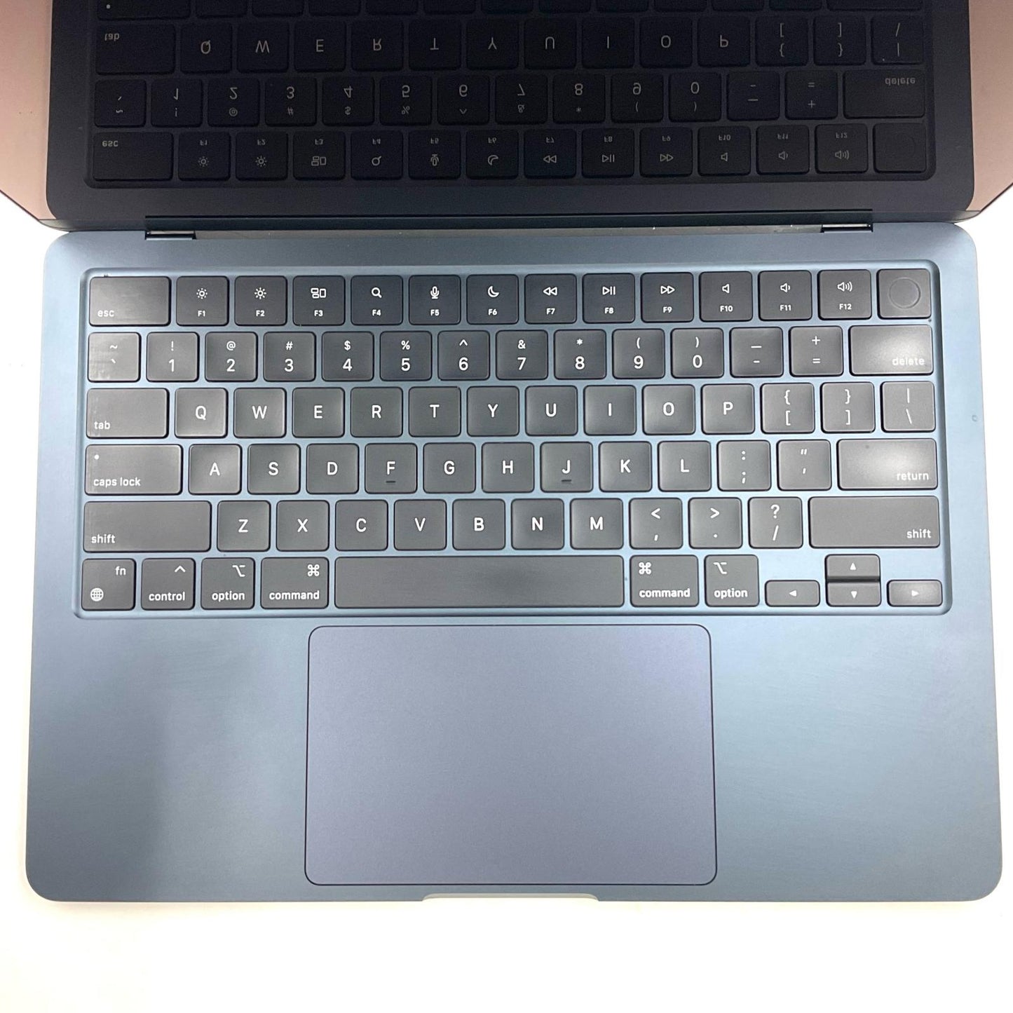 【全額返金保証】【最速発送】Apple MacBook Air 13インチ 2022 Apple M2 8GB SSD 512GB ミッドナイト 99% 動作確認済