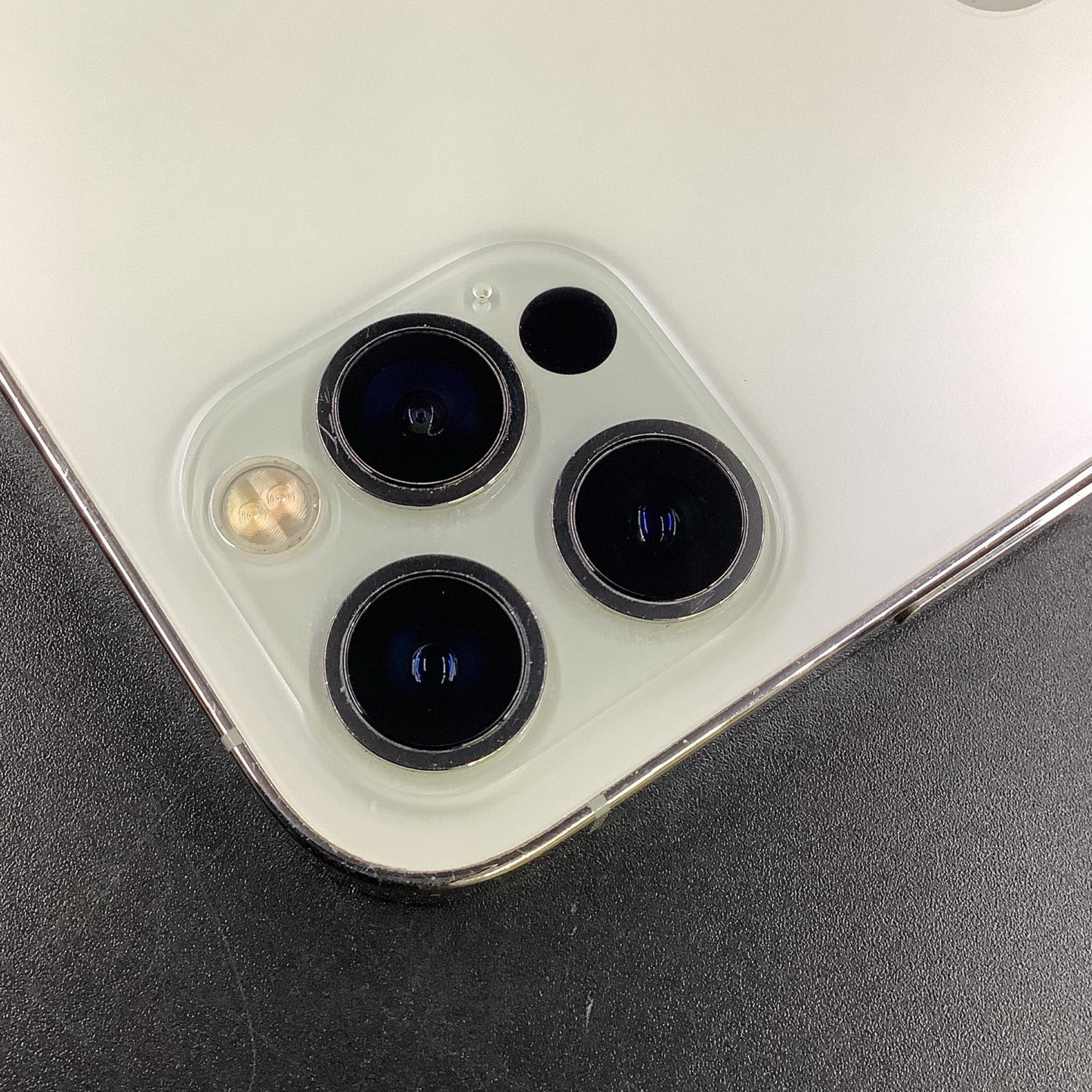 【全額返金保証】【最速発送】Apple iPhone iPhone 12 Pro 256GB シルバー Softbank 動作確認済 79%