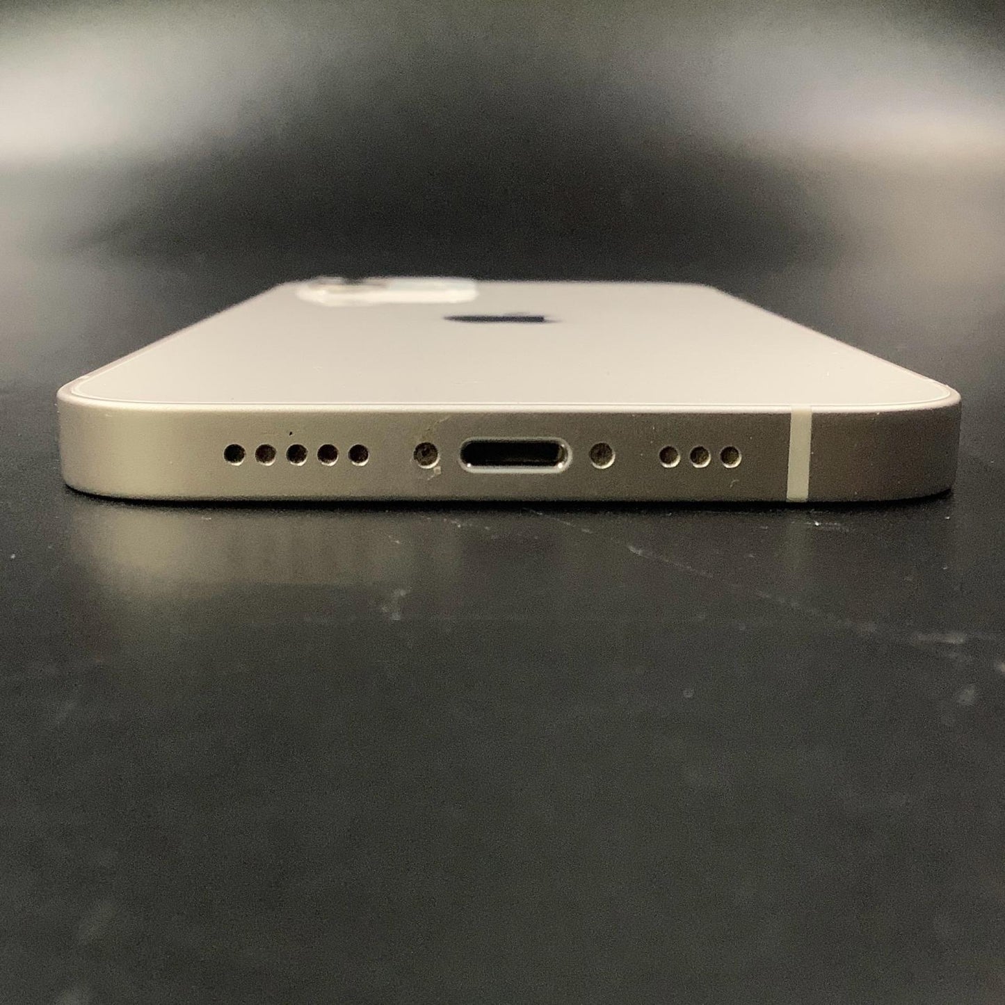 【最速発送】Apple iPhone iPhone 12 64GB ホワイト docomo 白ロム【難有】 81%