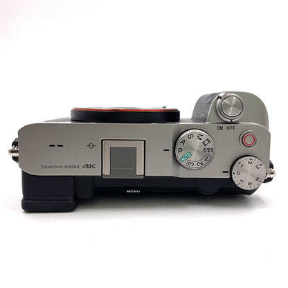 【全額返金保証】【最速発送】Sony デジタル一眼 α7C ILCE-7C ボディ [シルバー] シルバー 美品 動作確認済