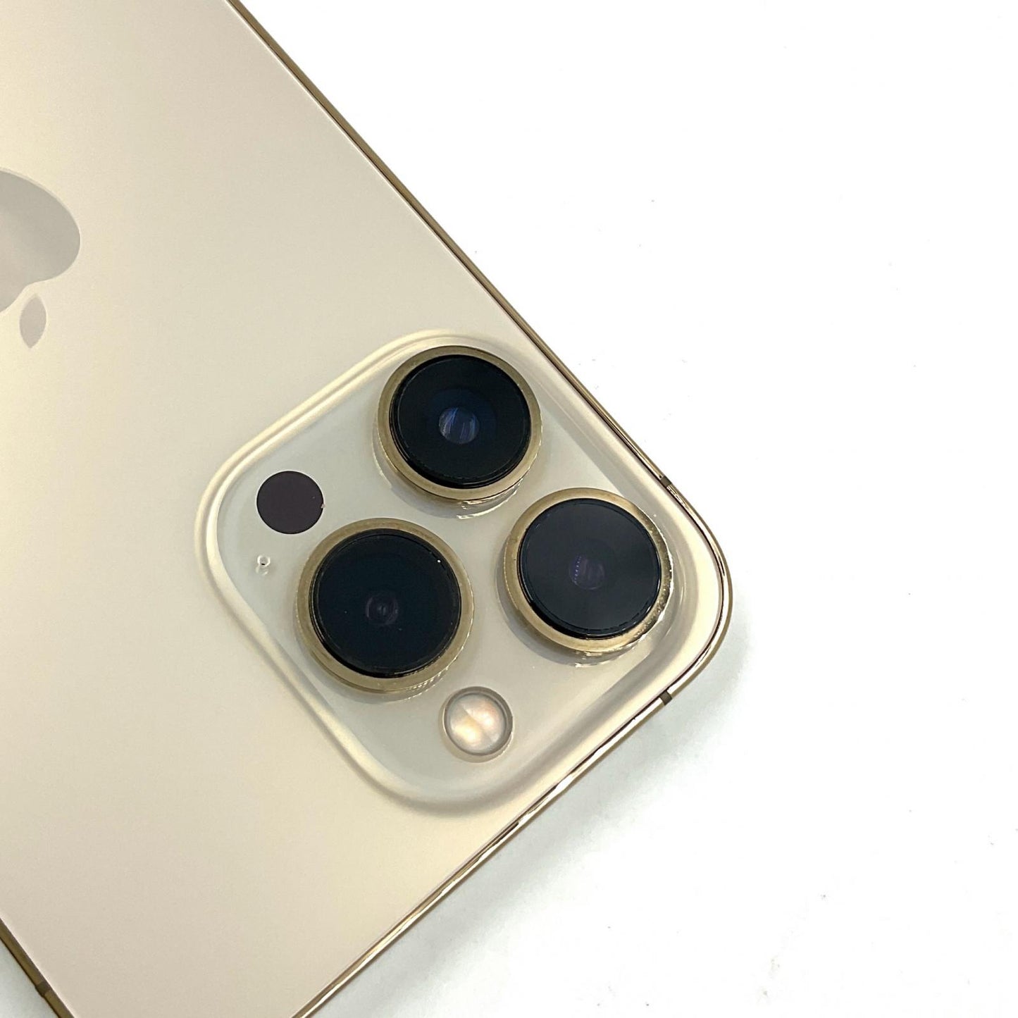 【全額返金保証】【最速発送】Apple iPhone iPhone 13 Pro 256GB ゴールド docomo 動作確認済 83%