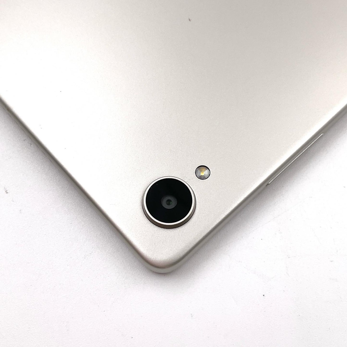 【全額返金保証】【最速発送】docomo dTab 8インチ 64GB docomo 白ロム 美品 動作確認済