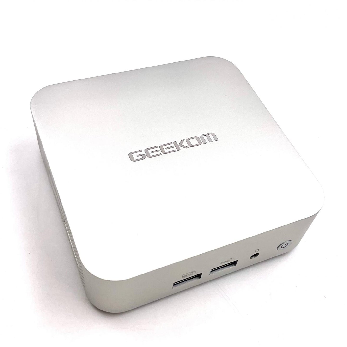【全額返金保証】【最速発送】GEEKOM ミニPC A8 Ryzen 9 8945HS 32GB M.2 SSD 2TB 超美品 動作確認済