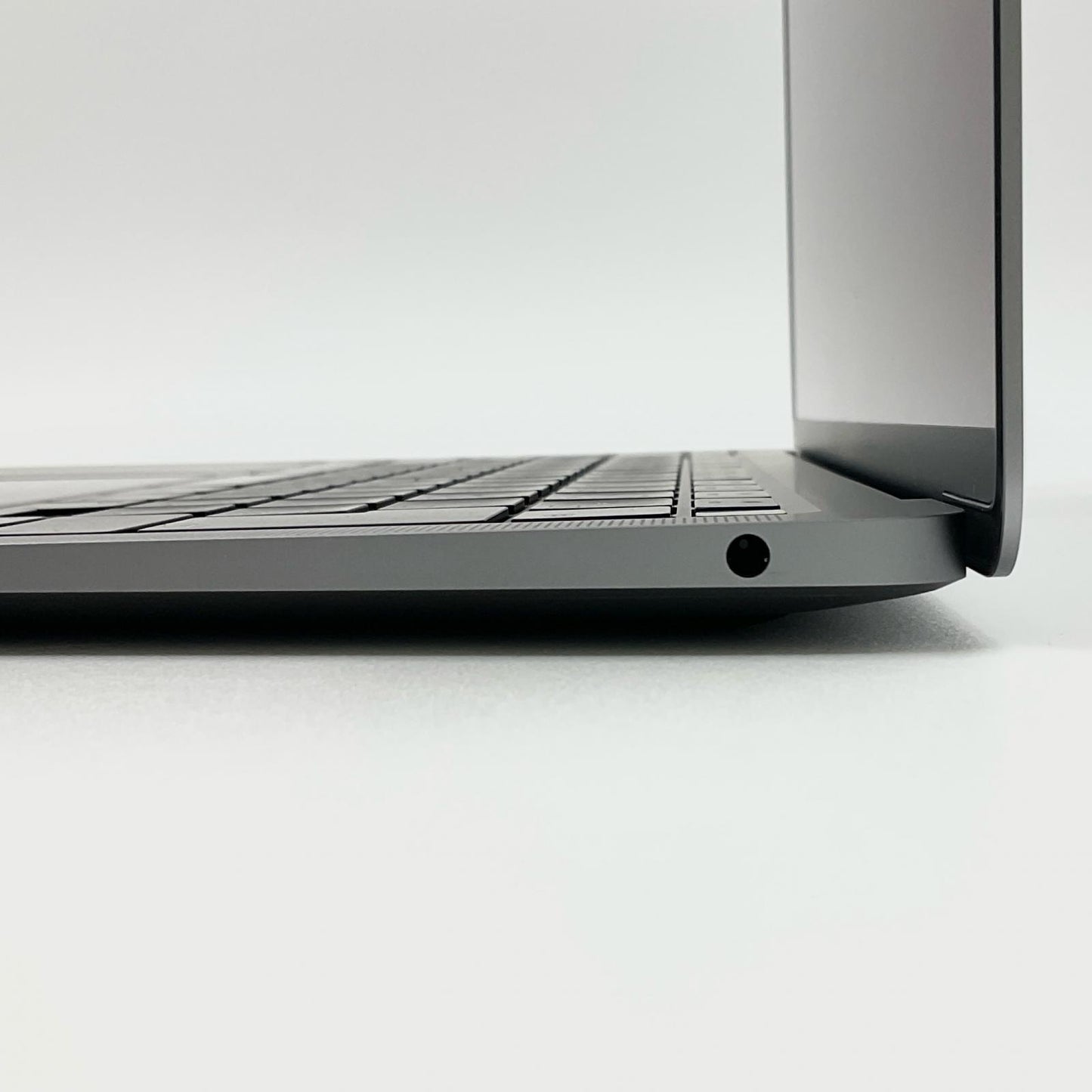 【全額返金保証】【最速発送】Apple MacBook Air 13.3インチ 2020 Apple M1 8GB SSD 256GB スペースグレイ 94.4% 美品 動作確認済