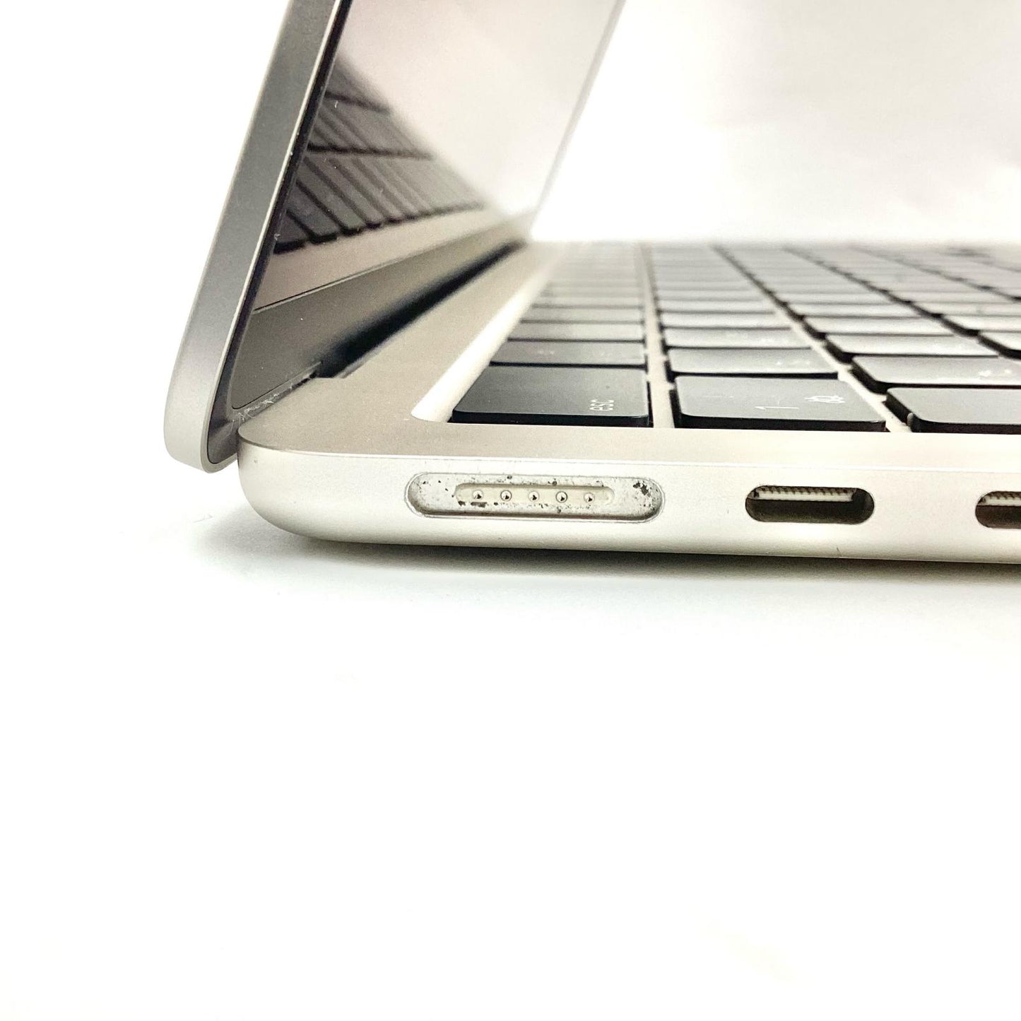 【全額返金保証】【最速発送】Apple MacBook Air 13インチ 2022 Apple M2 8GB SSD 256GB スターライト 85% 動作確認済