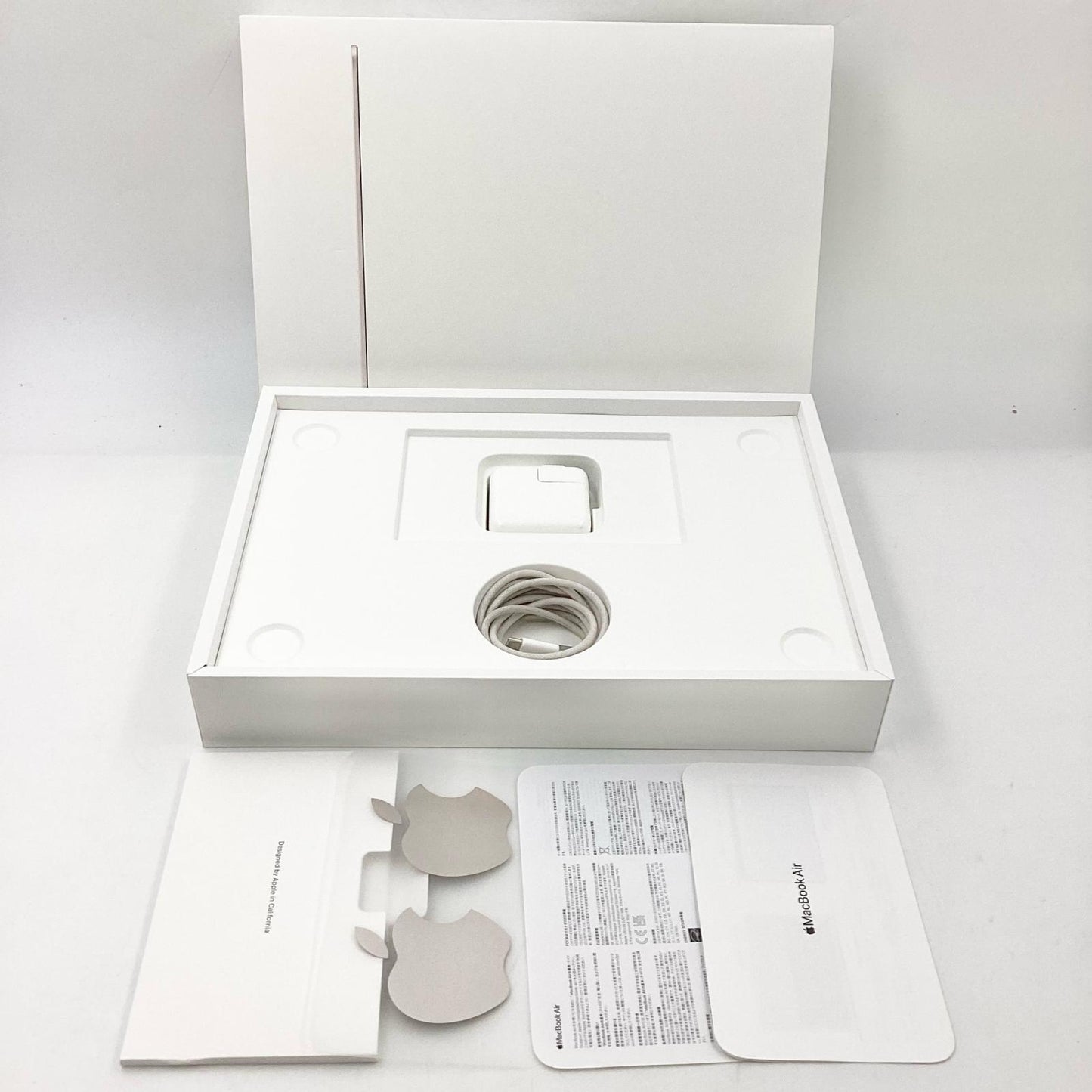 【全額返金保証】【最速発送】Apple MacBook Air 13インチ 2022 Apple M2 8GB SSD 256GB スターライト 85% 動作確認済