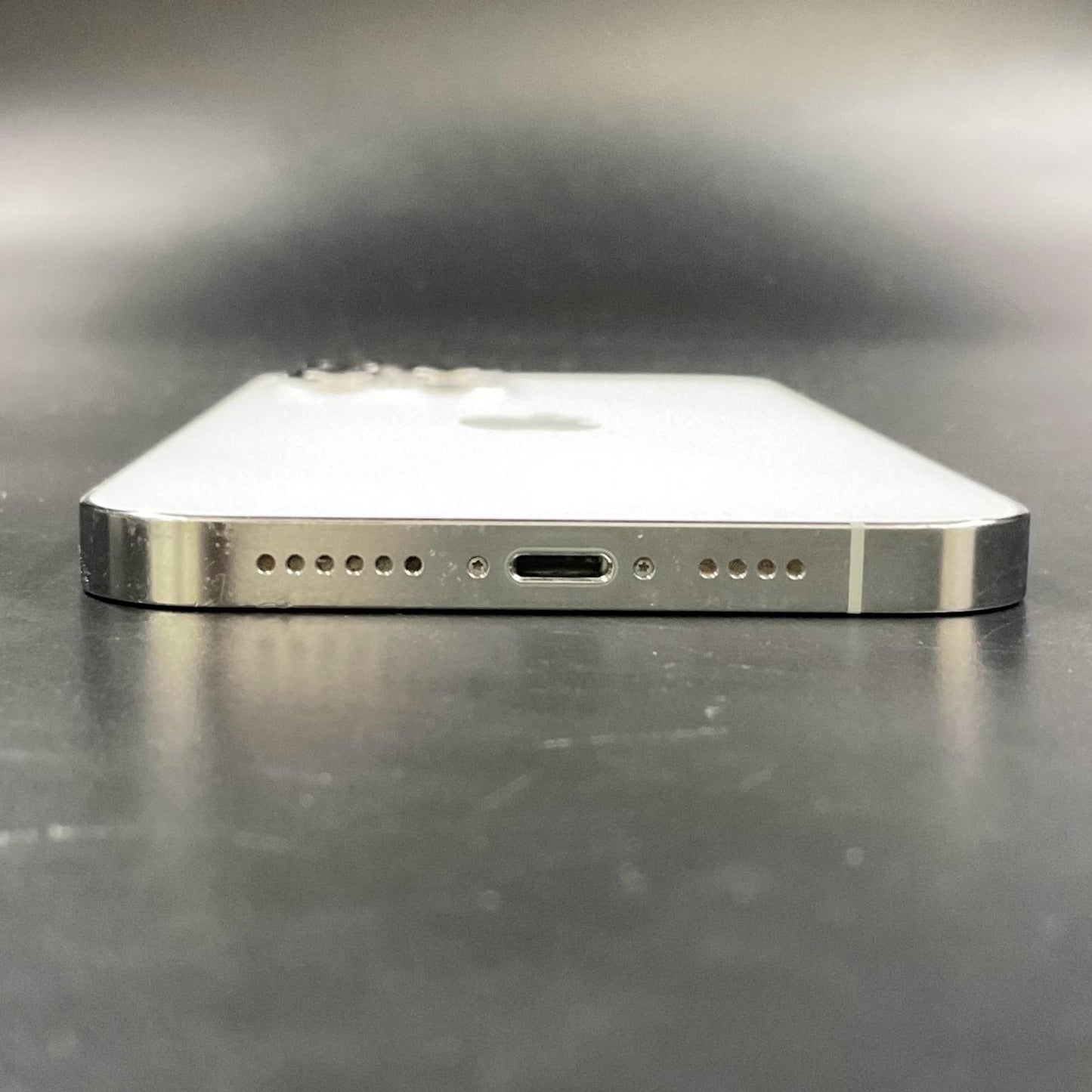 【全額返金保証】【最速発送】Apple iPhone iPhone 12 Pro Max 128GB シルバー au 動作確認済 77%