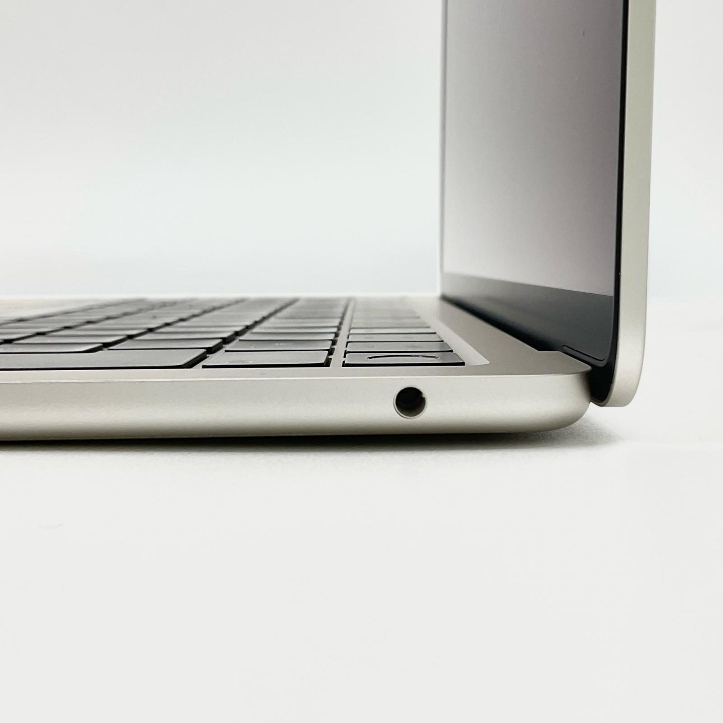 【全額返金保証】【最速発送】Apple MacBook Air 13インチ 2022 Apple M2 16GB SSD 512GB ゴールド 93.6% 動作確認済