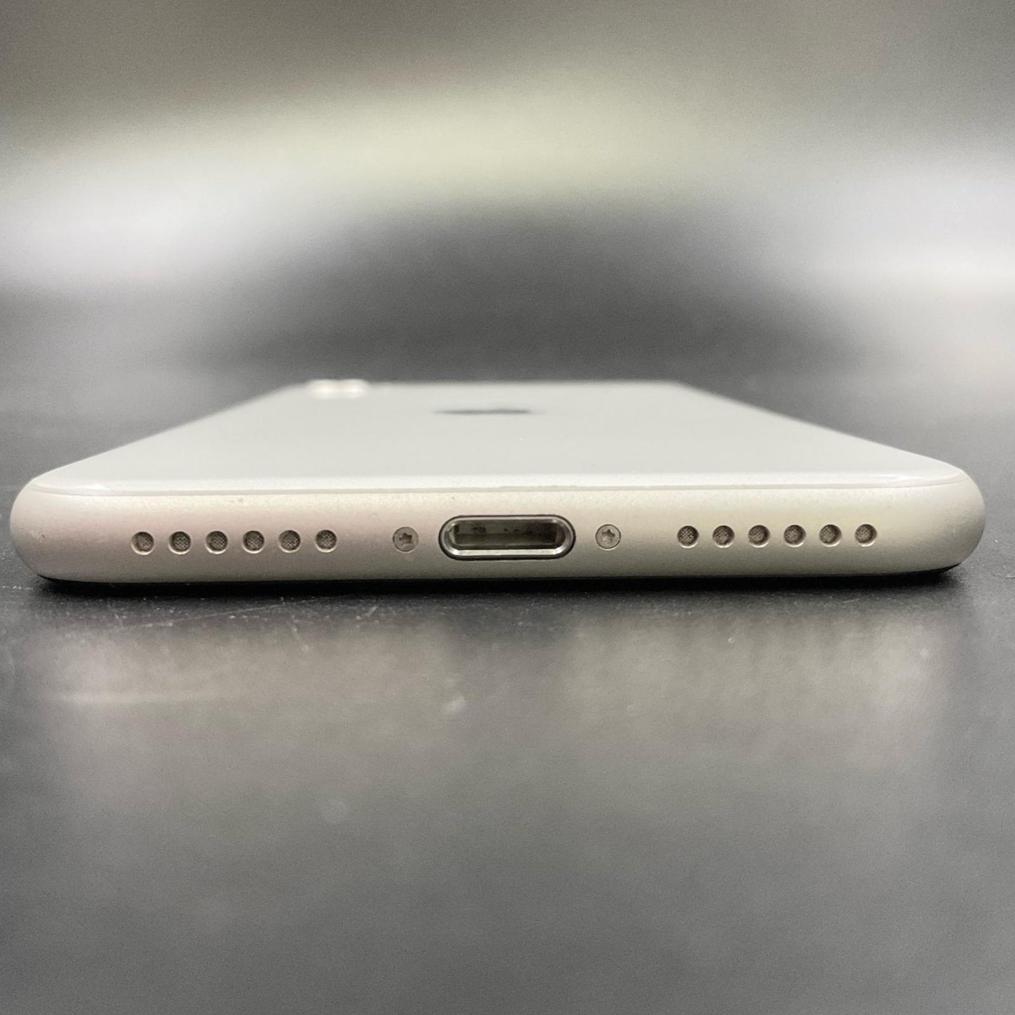 【全額返金保証】【最速発送】Apple iPhone iPhone SE（第3世代） 64GB スターライト Softbank 白ロム 動作確認済 87%