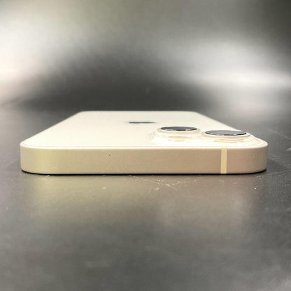 【全額返金保証】【最速発送】Apple iPhone iPhone 13 128GB スターライト au 白ロム 動作確認済 85%