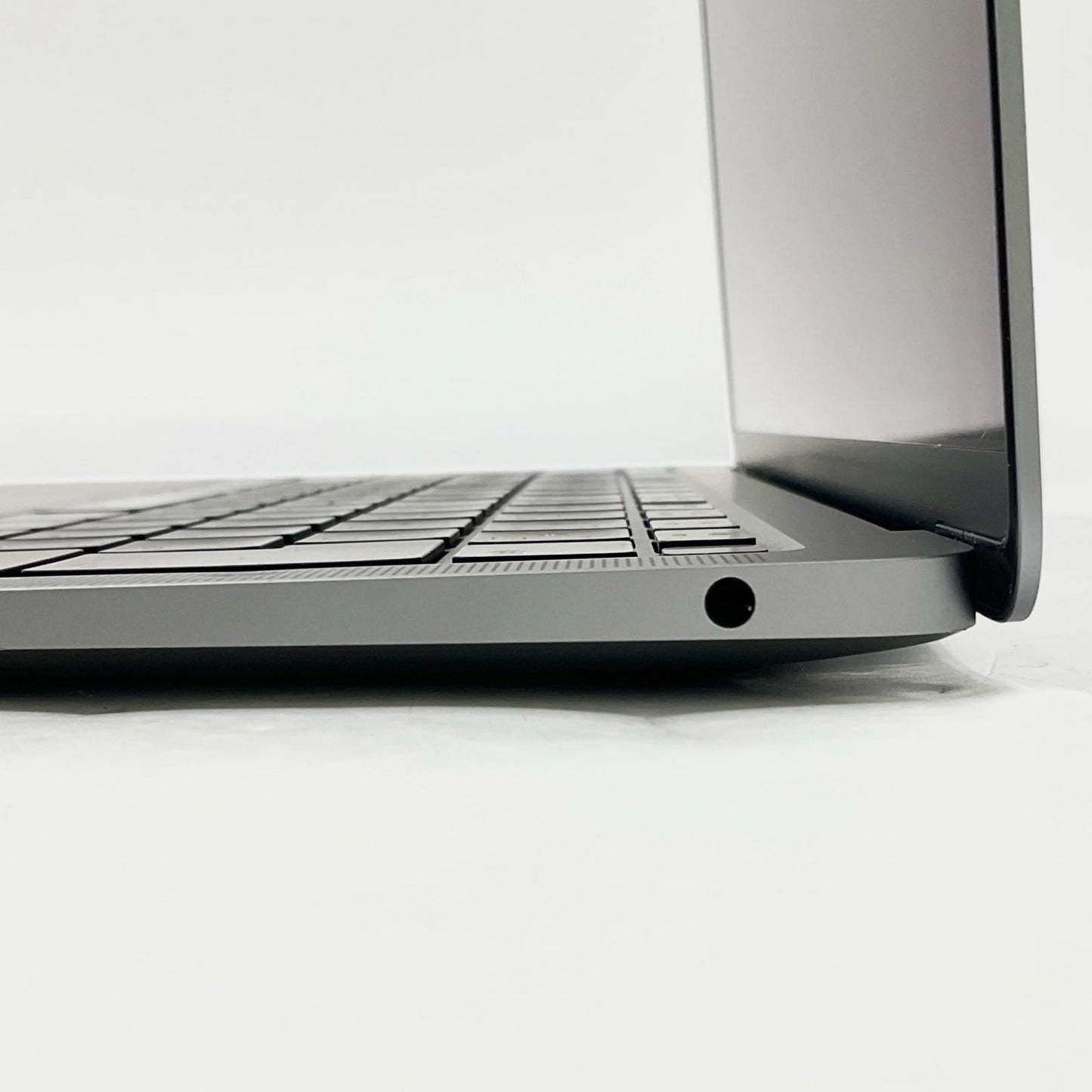 【全額返金保証】【最速発送】Apple MacBook Air 13.3インチ 2020 Apple M1 8GB SSD 256GB スペースグレイ 99% 動作確認済