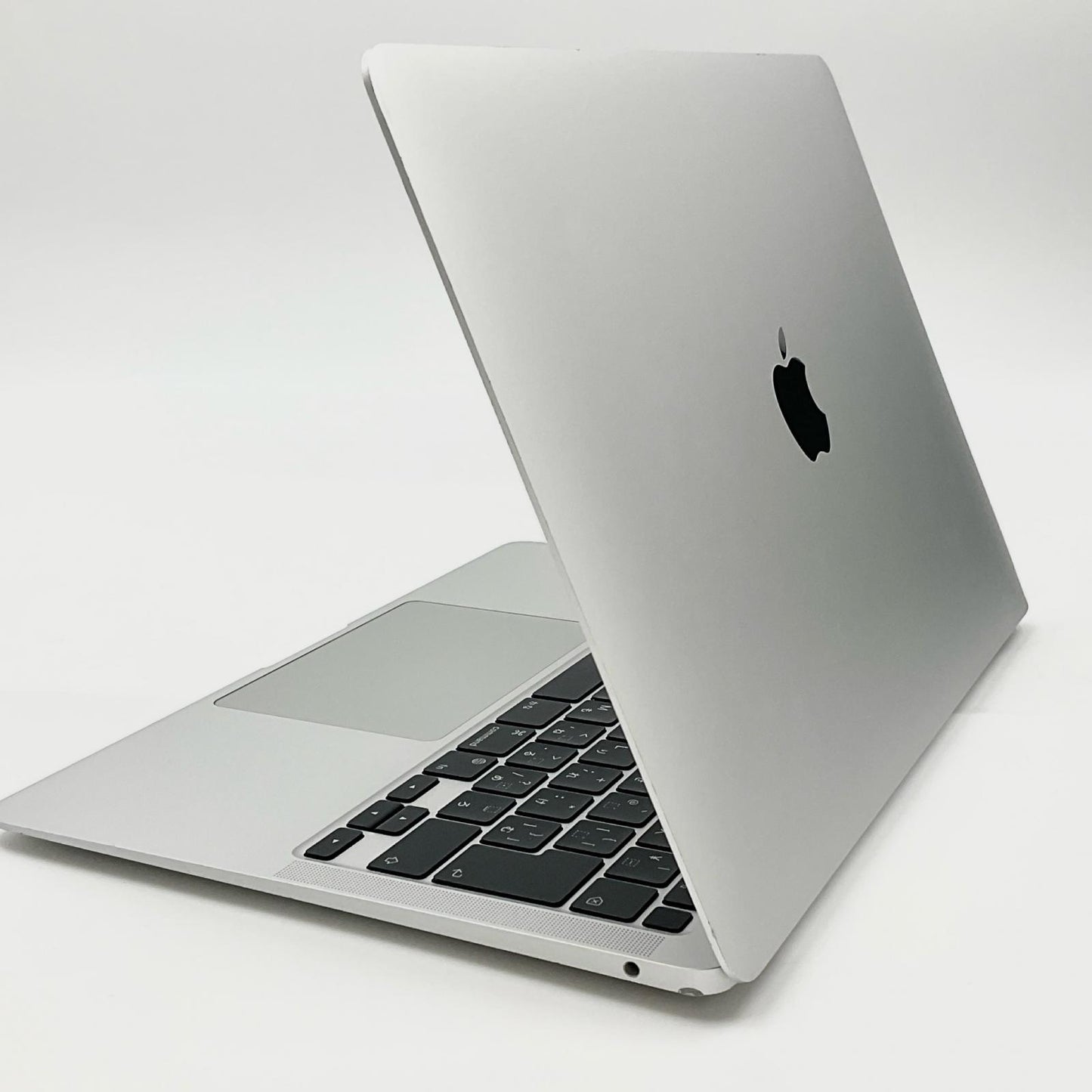 【全額返金保証】【最速発送】Apple MacBook Air 13インチ 2020 Apple M1 8GB SSD 256GB シルバー 86.2% 動作確認済