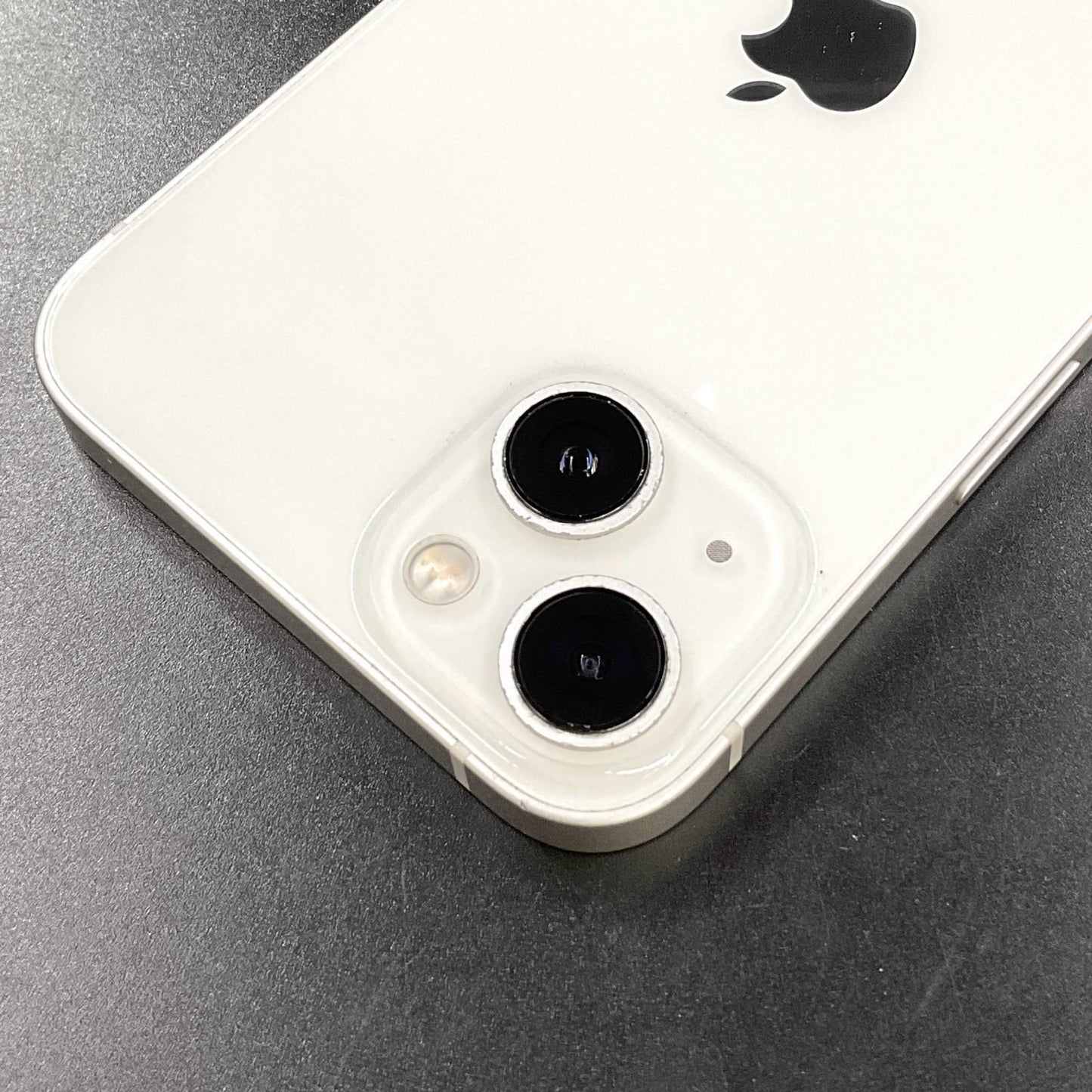 【全額返金保証】【最速発送】Apple iPhone iPhone 13 128GB スターライト docomo 白ロム 動作確認済 82%